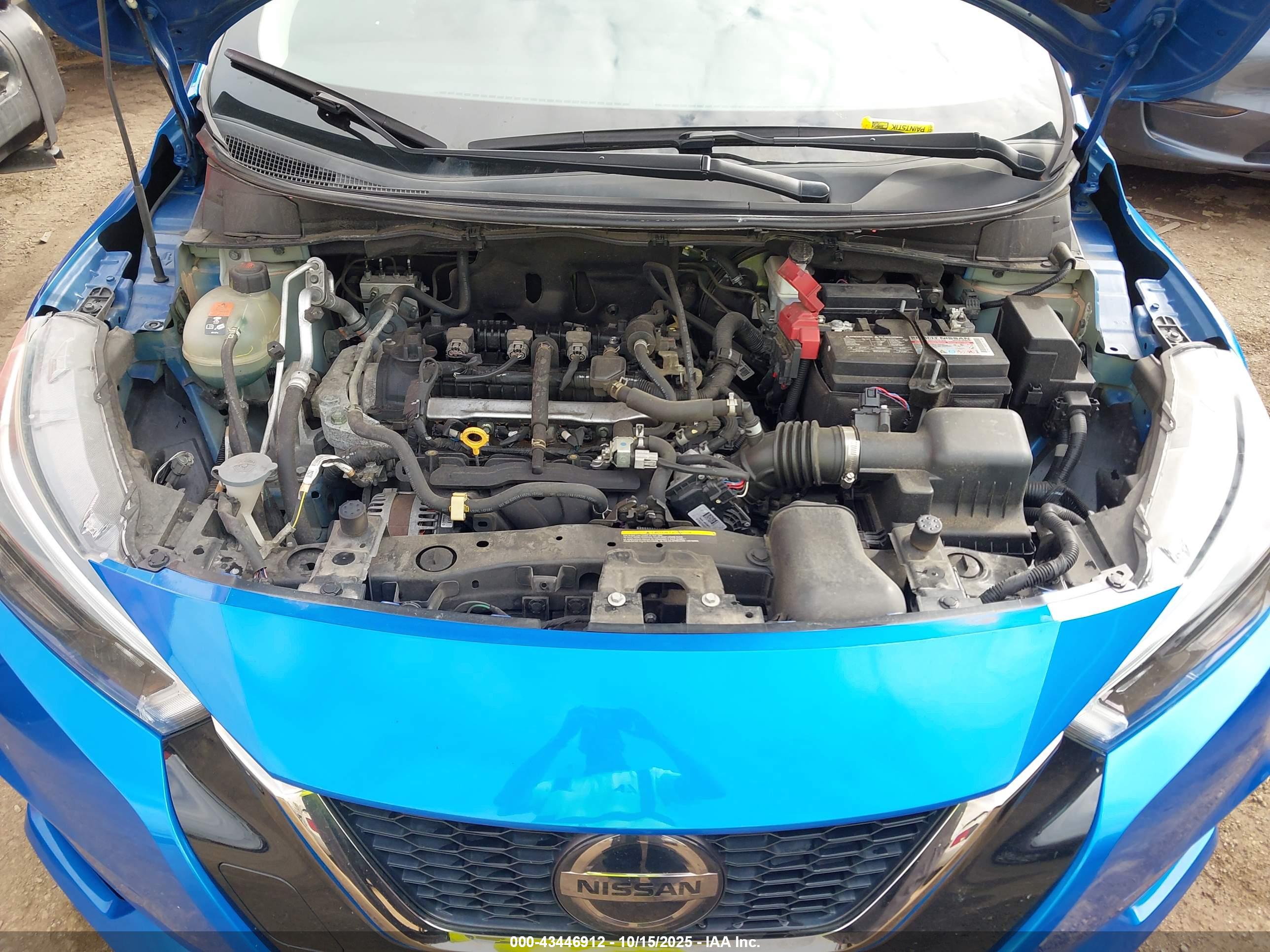 NISSAN VERSA image 10