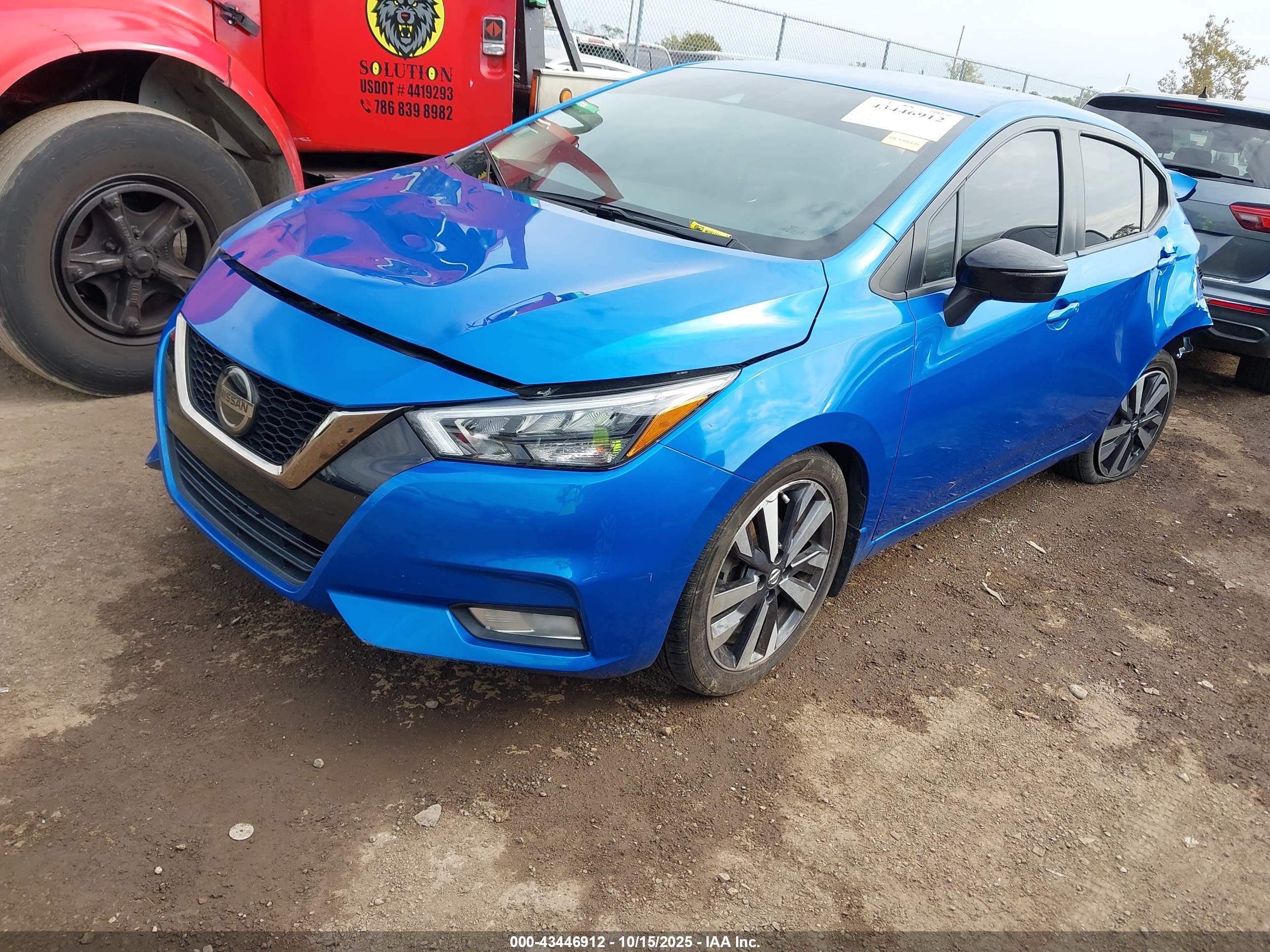 NISSAN VERSA image 2