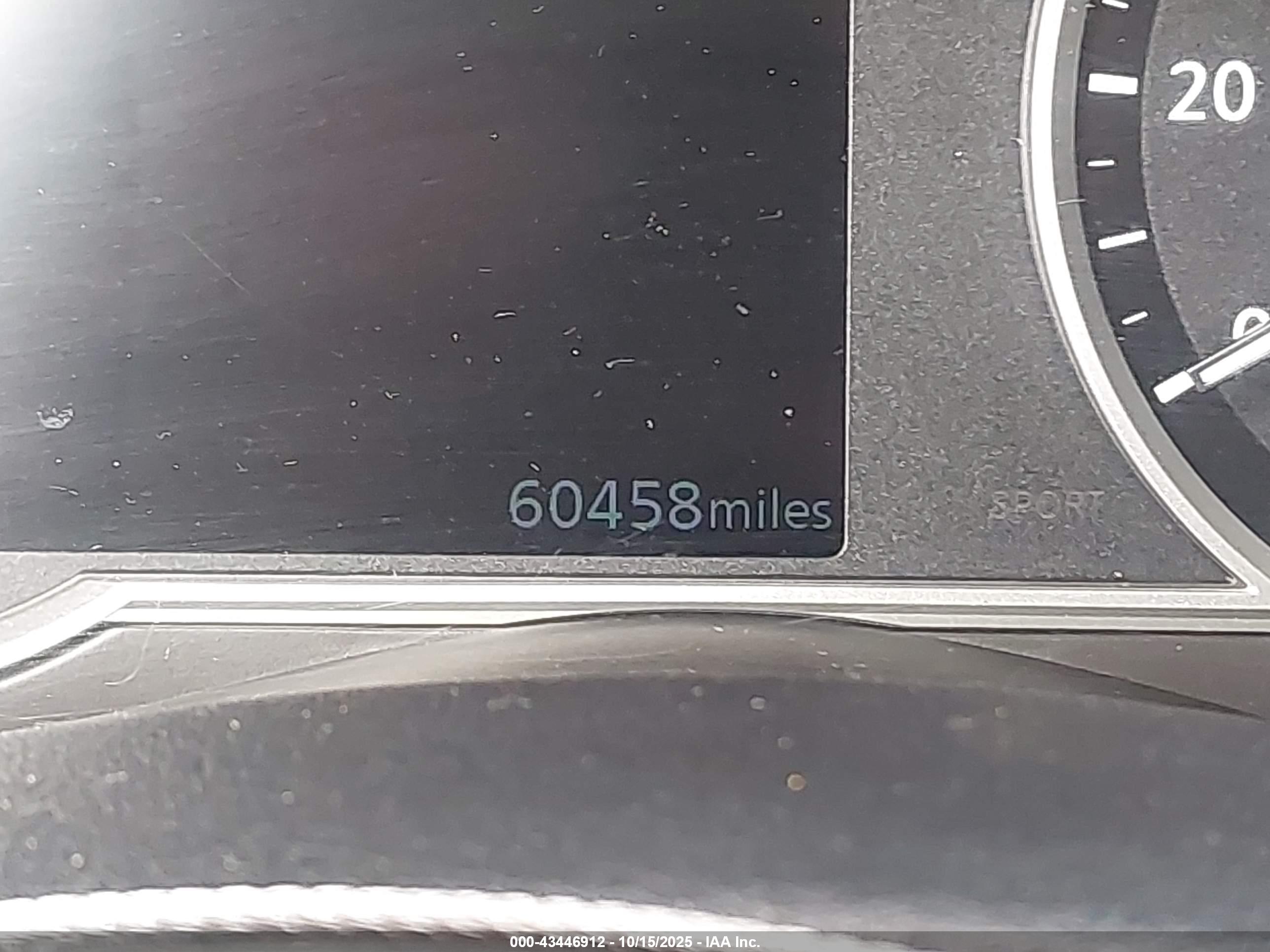 NISSAN VERSA image 7