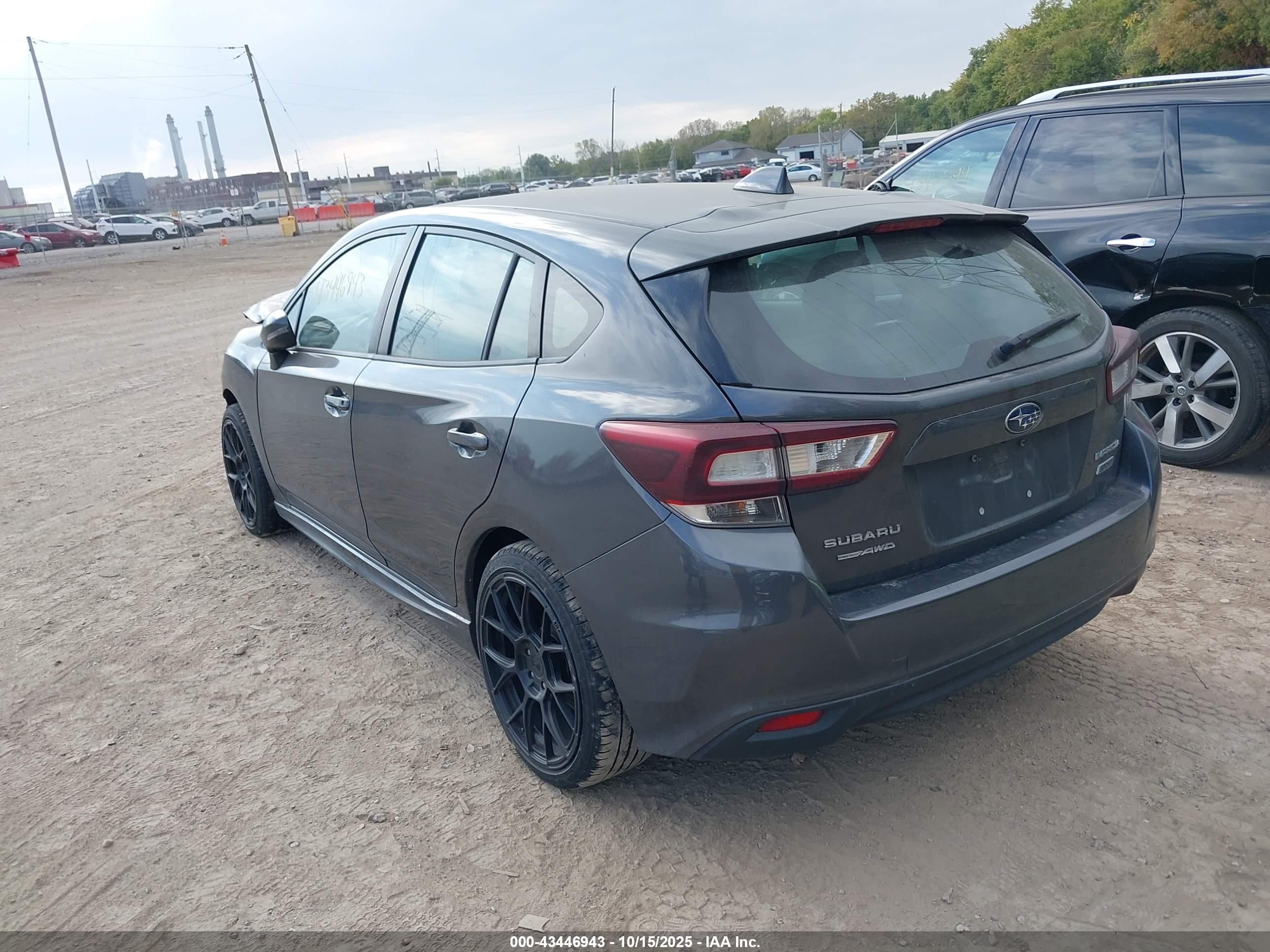 SUBARU IMPREZA image 3