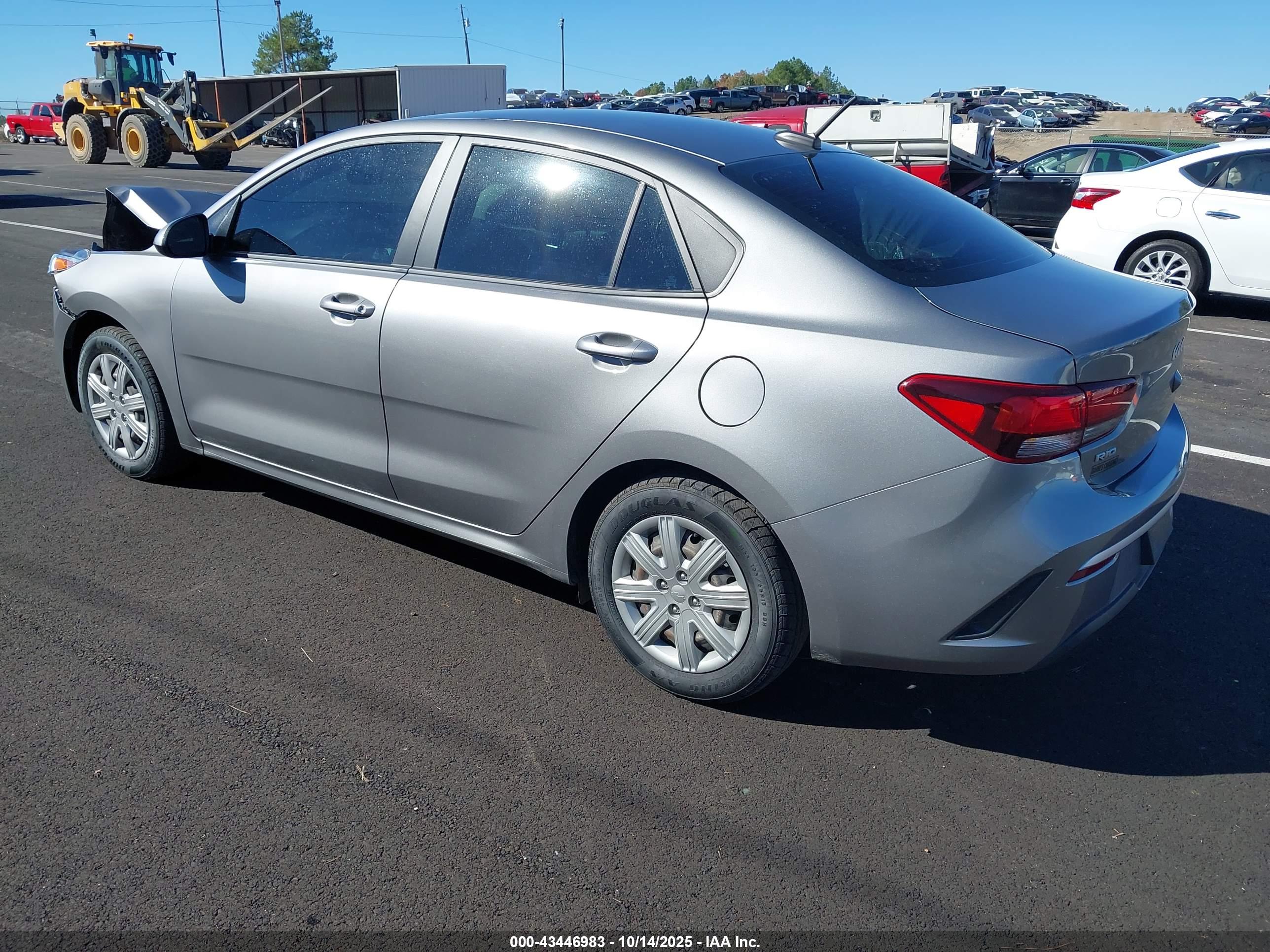 KIA RIO image 3