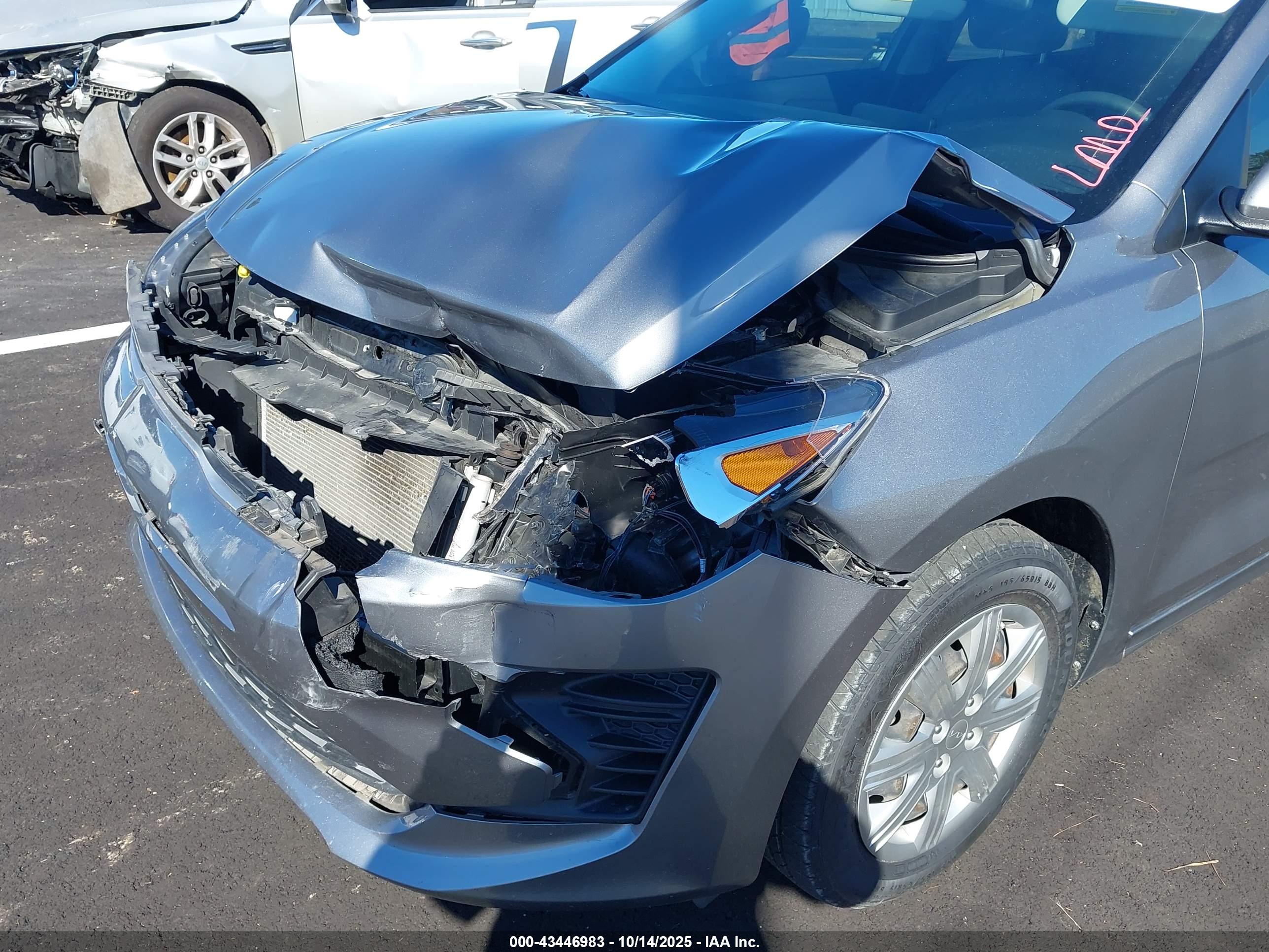 KIA RIO image 6