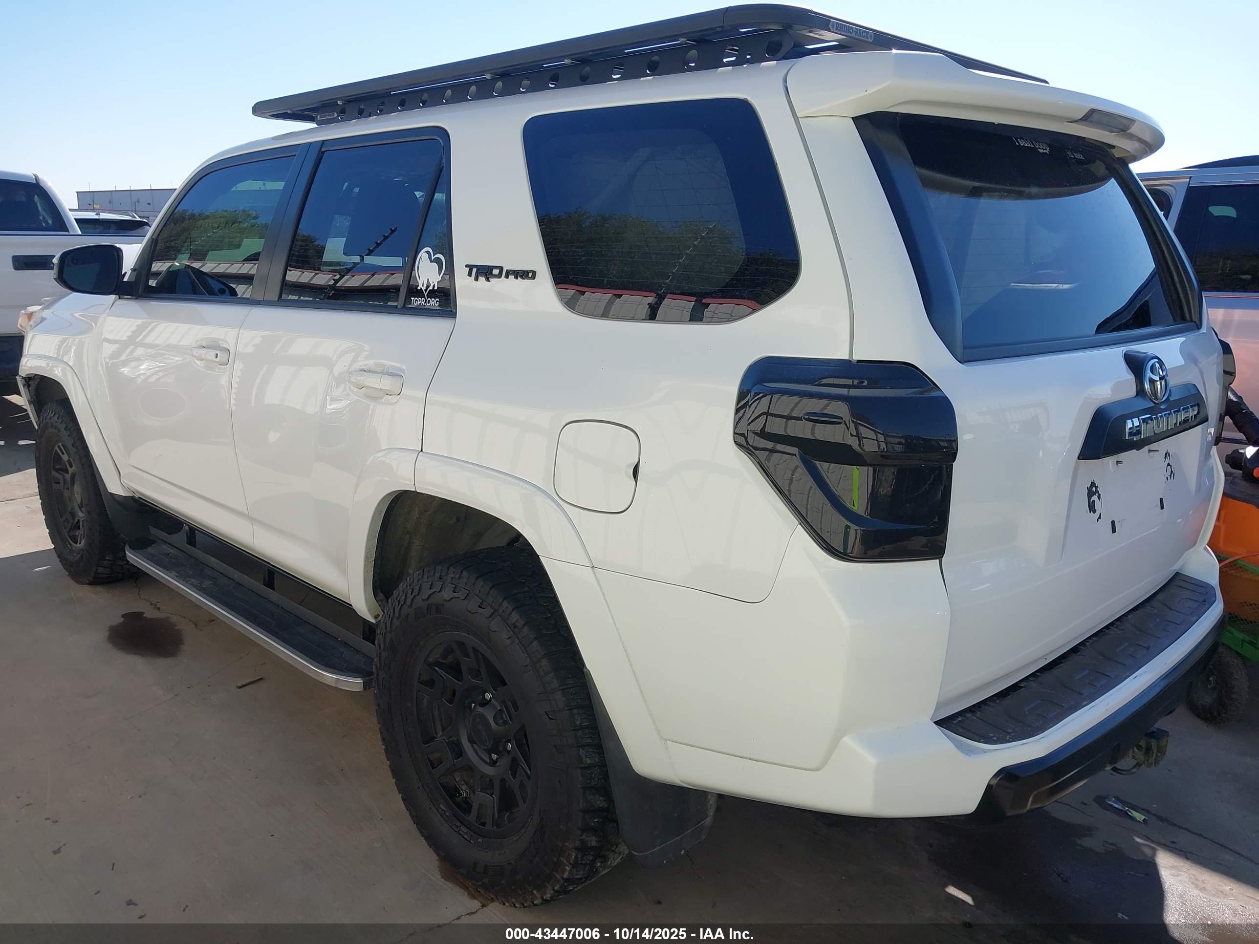 TOYOTA 4RUNNER image 3