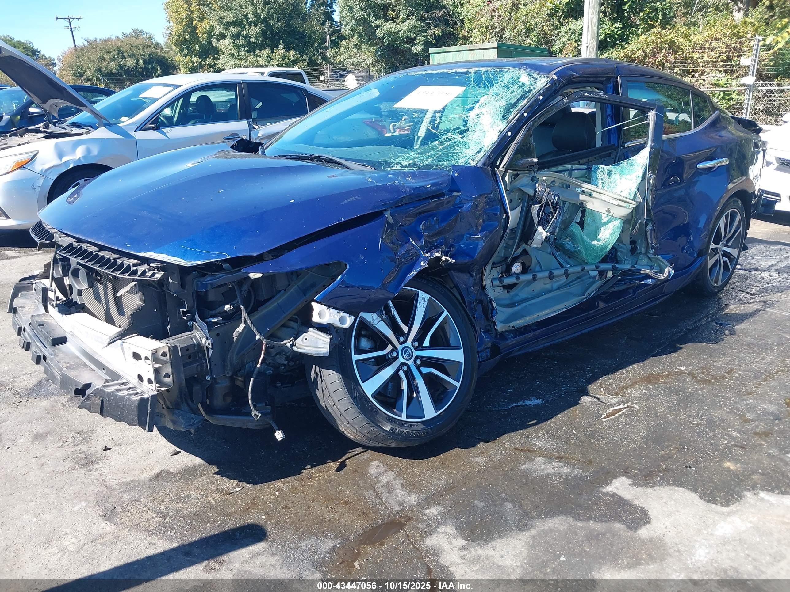 NISSAN MAXIMA image 6