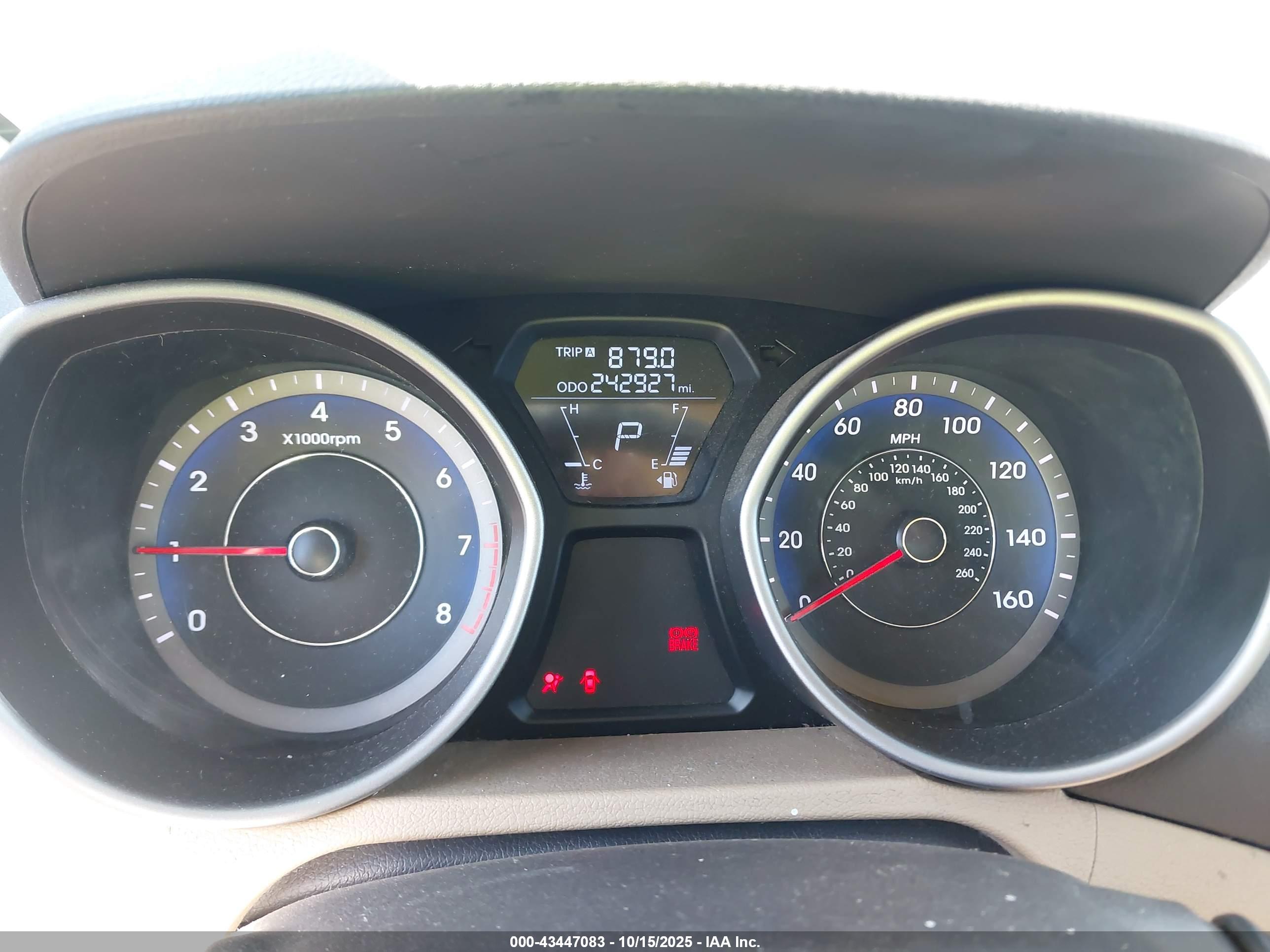 HYUNDAI ELANTRA image 7