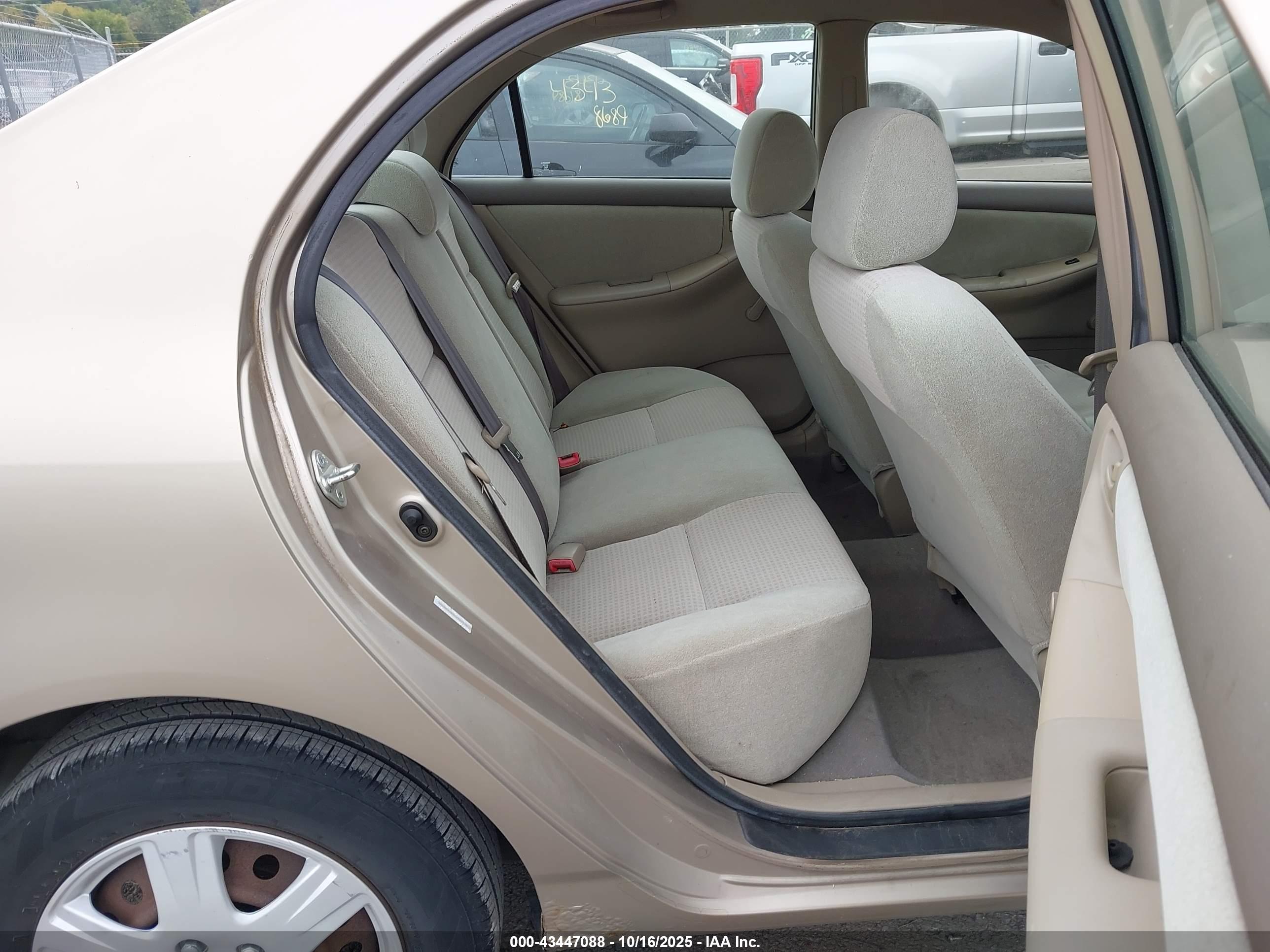 TOYOTA COROLLA image 8