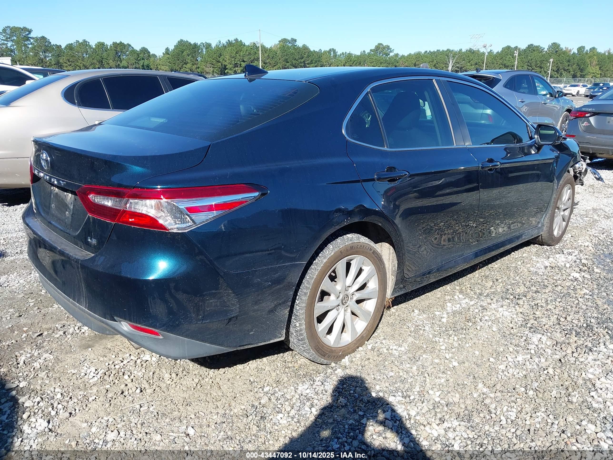 TOYOTA CAMRY image 4