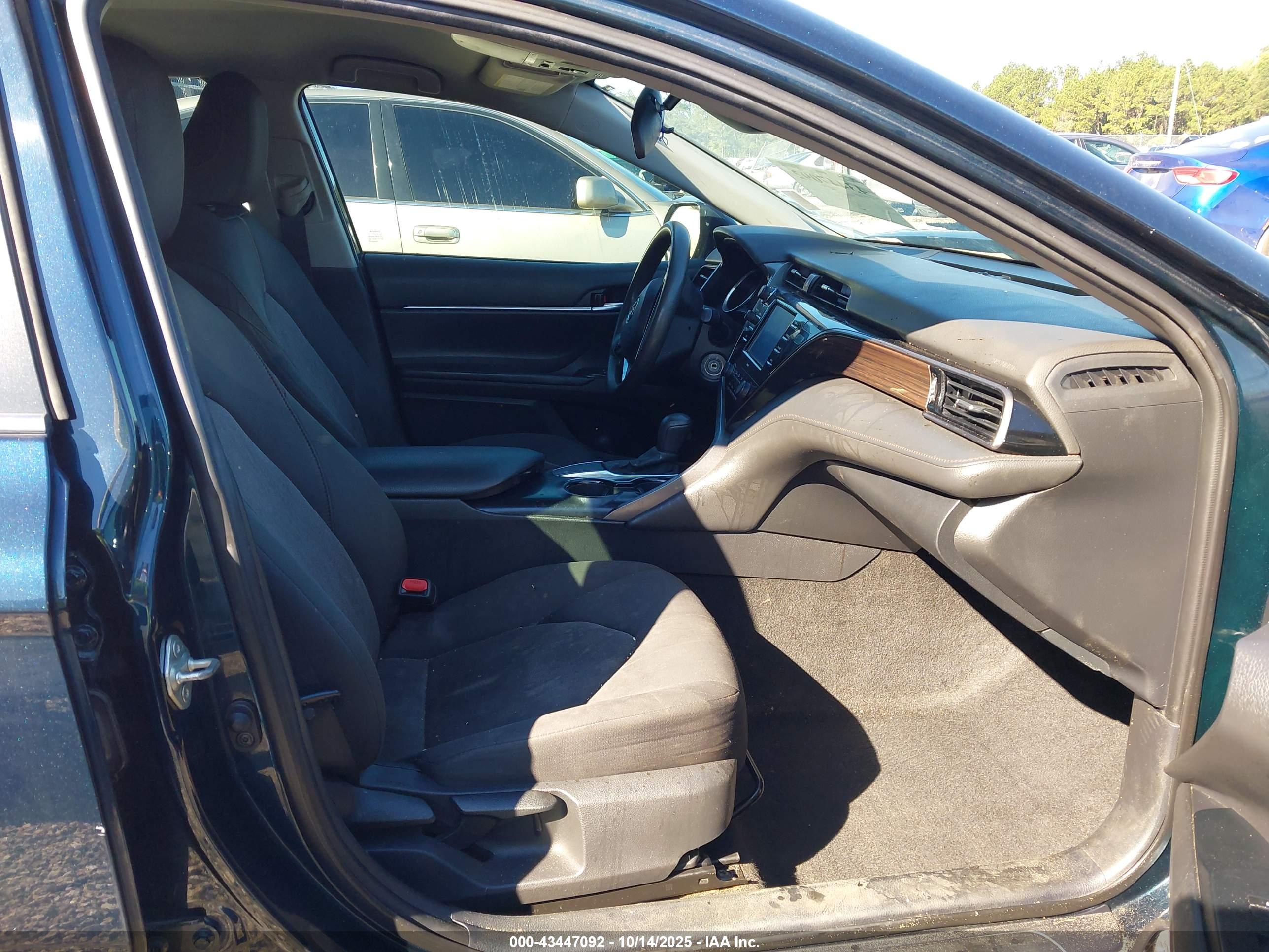 TOYOTA CAMRY image 5