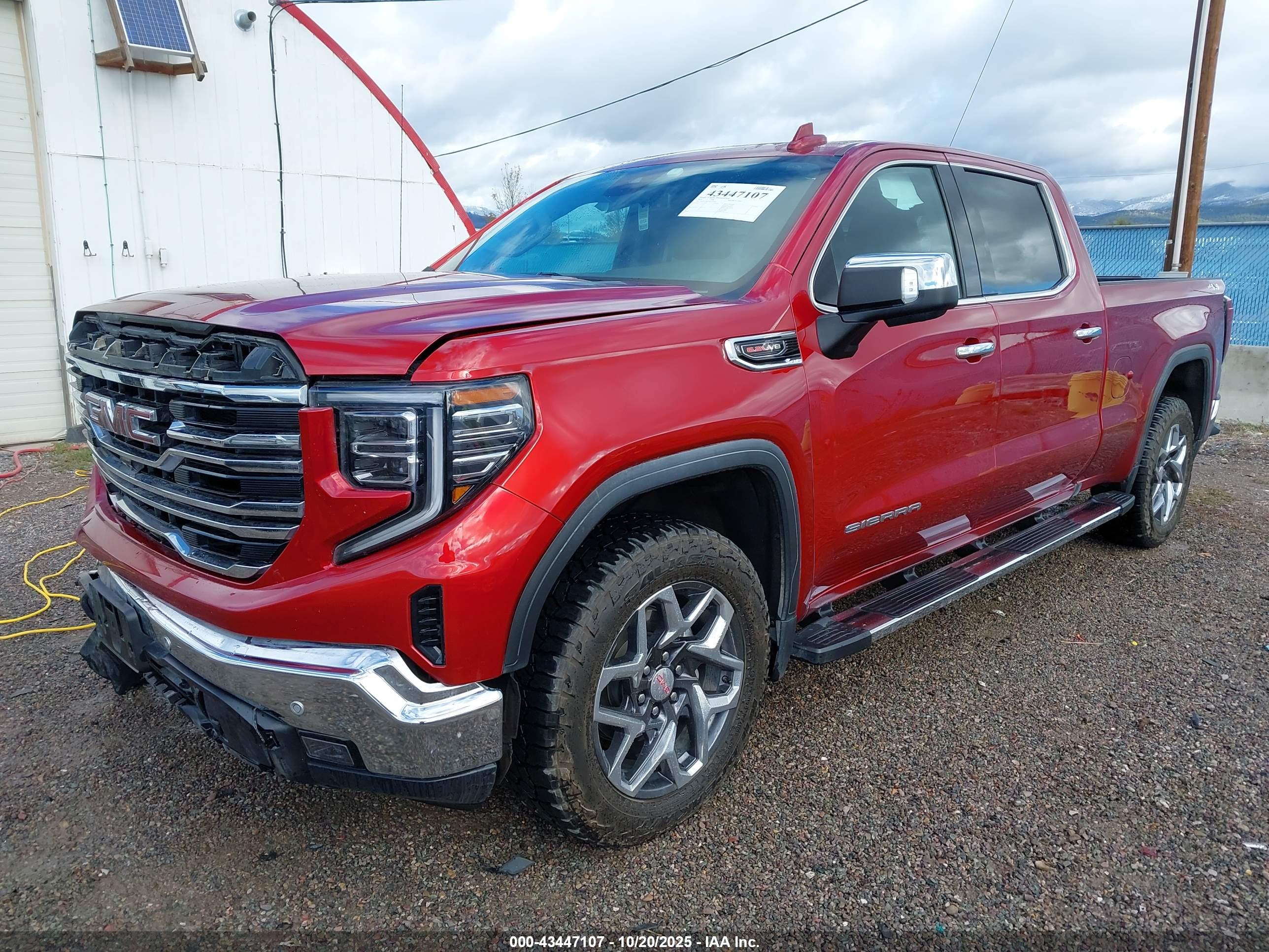 GMC SIERRA image 2