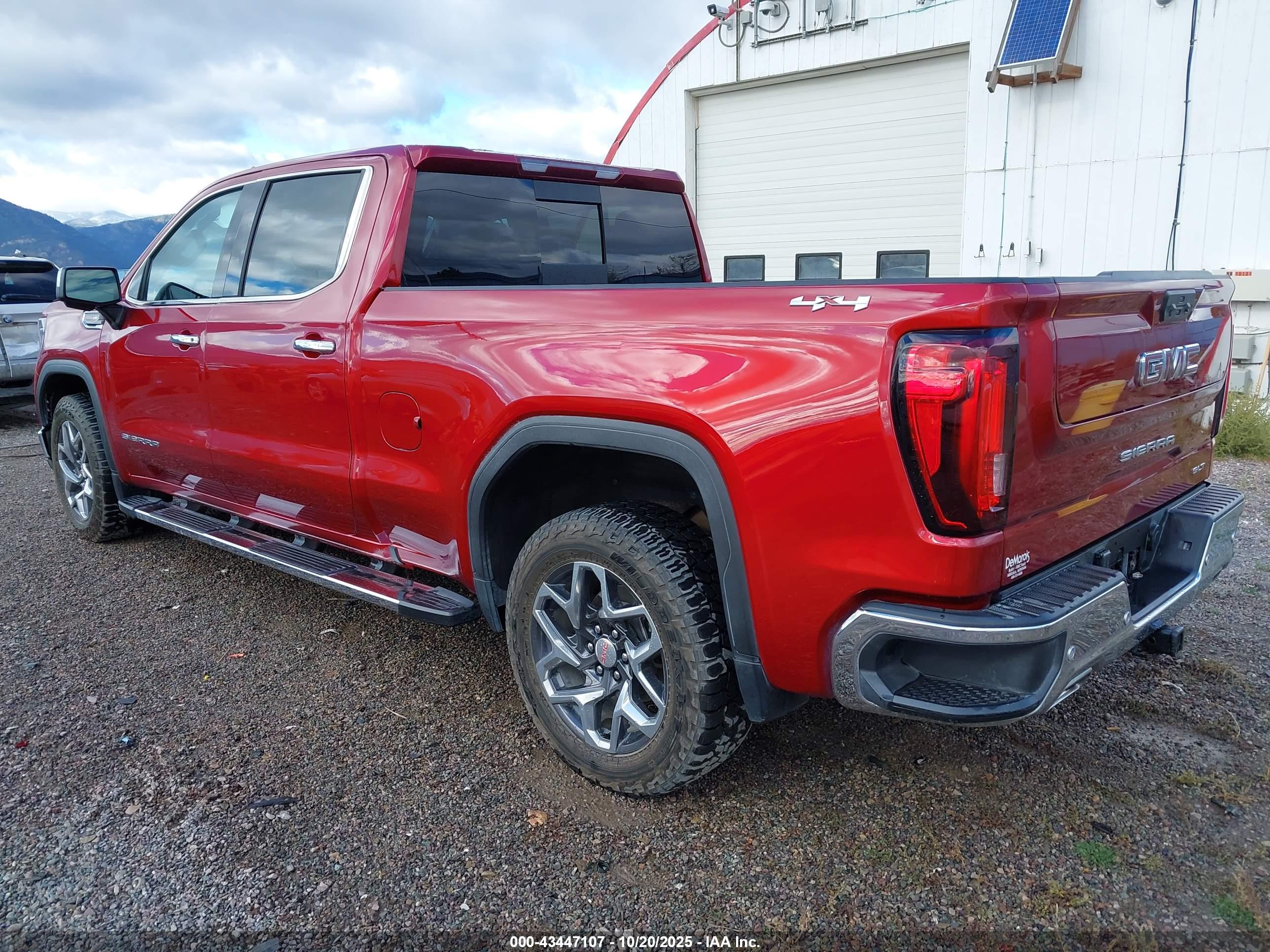 GMC SIERRA image 3