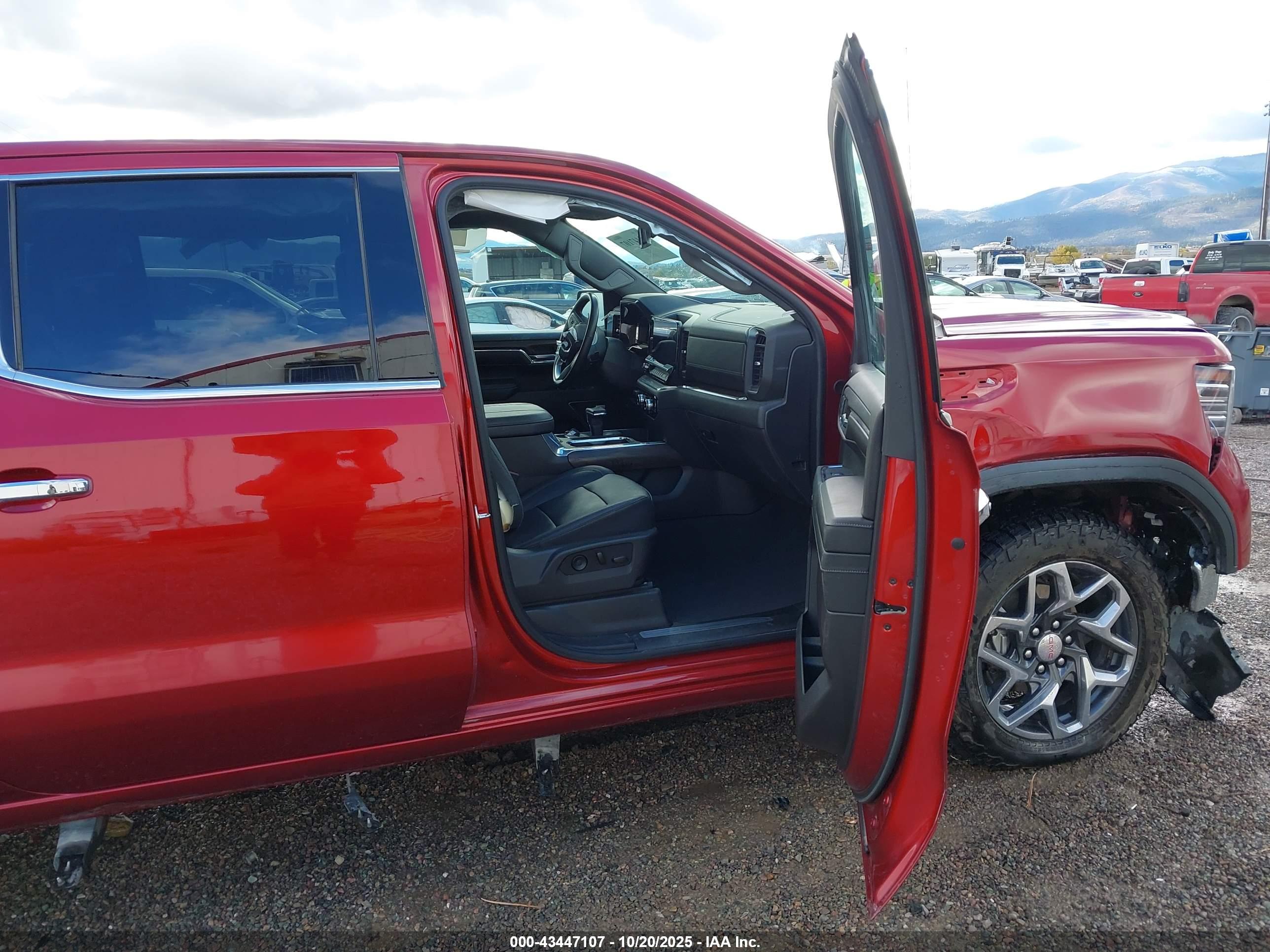 GMC SIERRA image 5