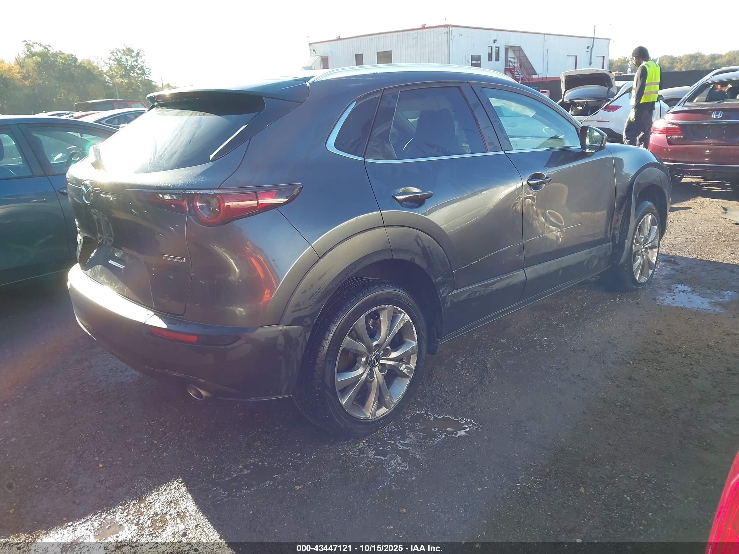 MAZDA CX-30 image 4