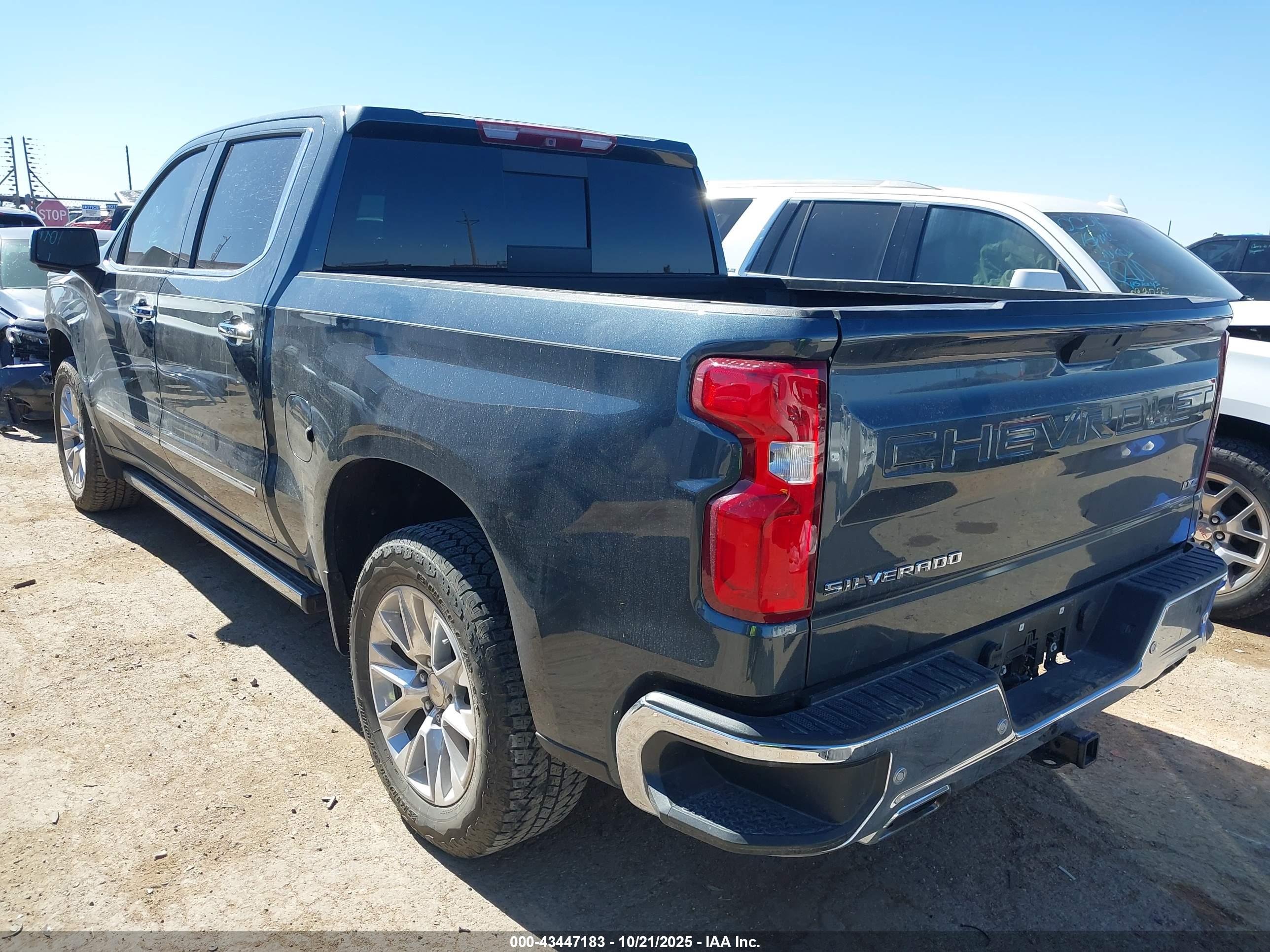 CHEVROLET SILVERADO image 3