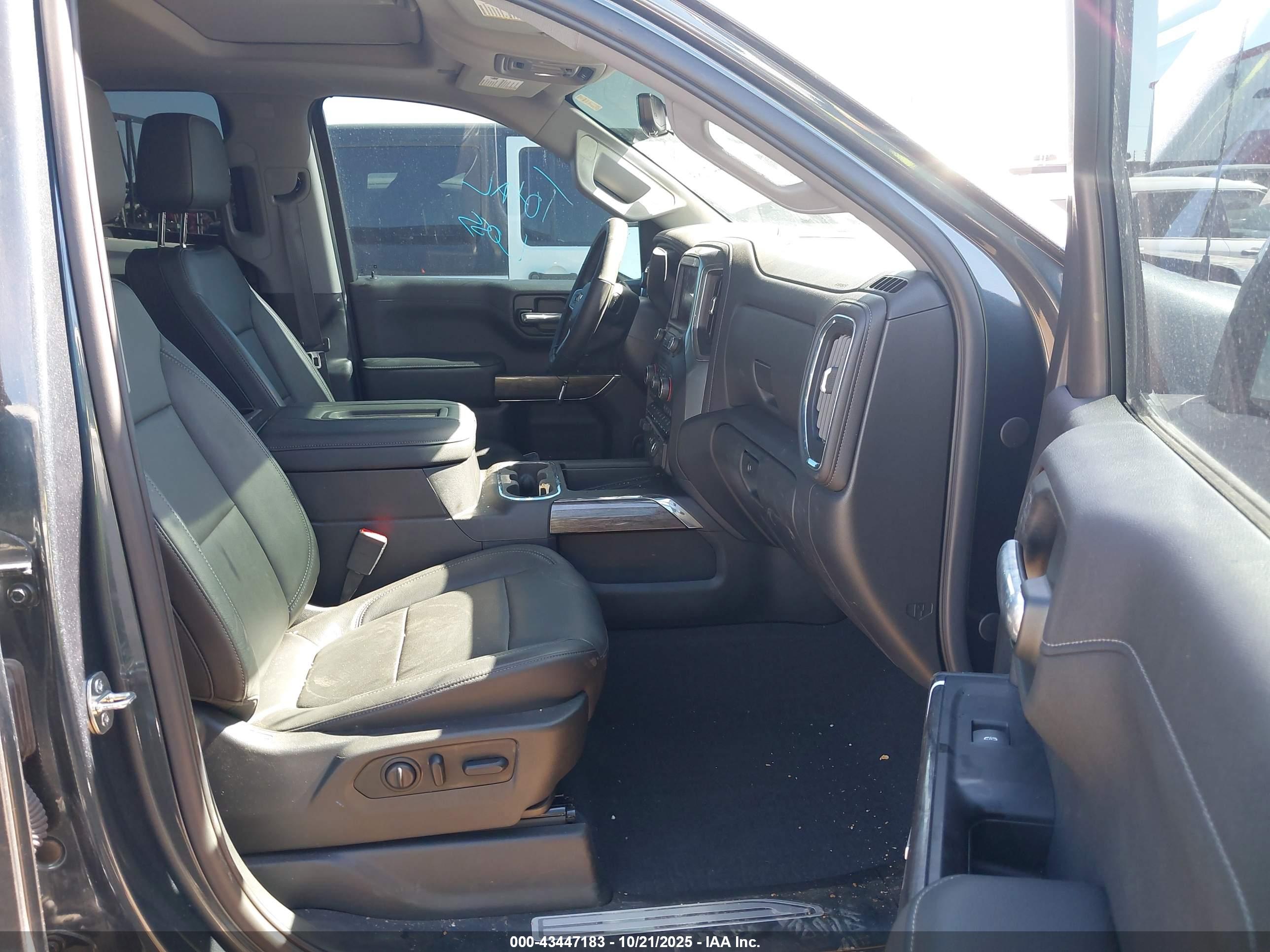 CHEVROLET SILVERADO image 5