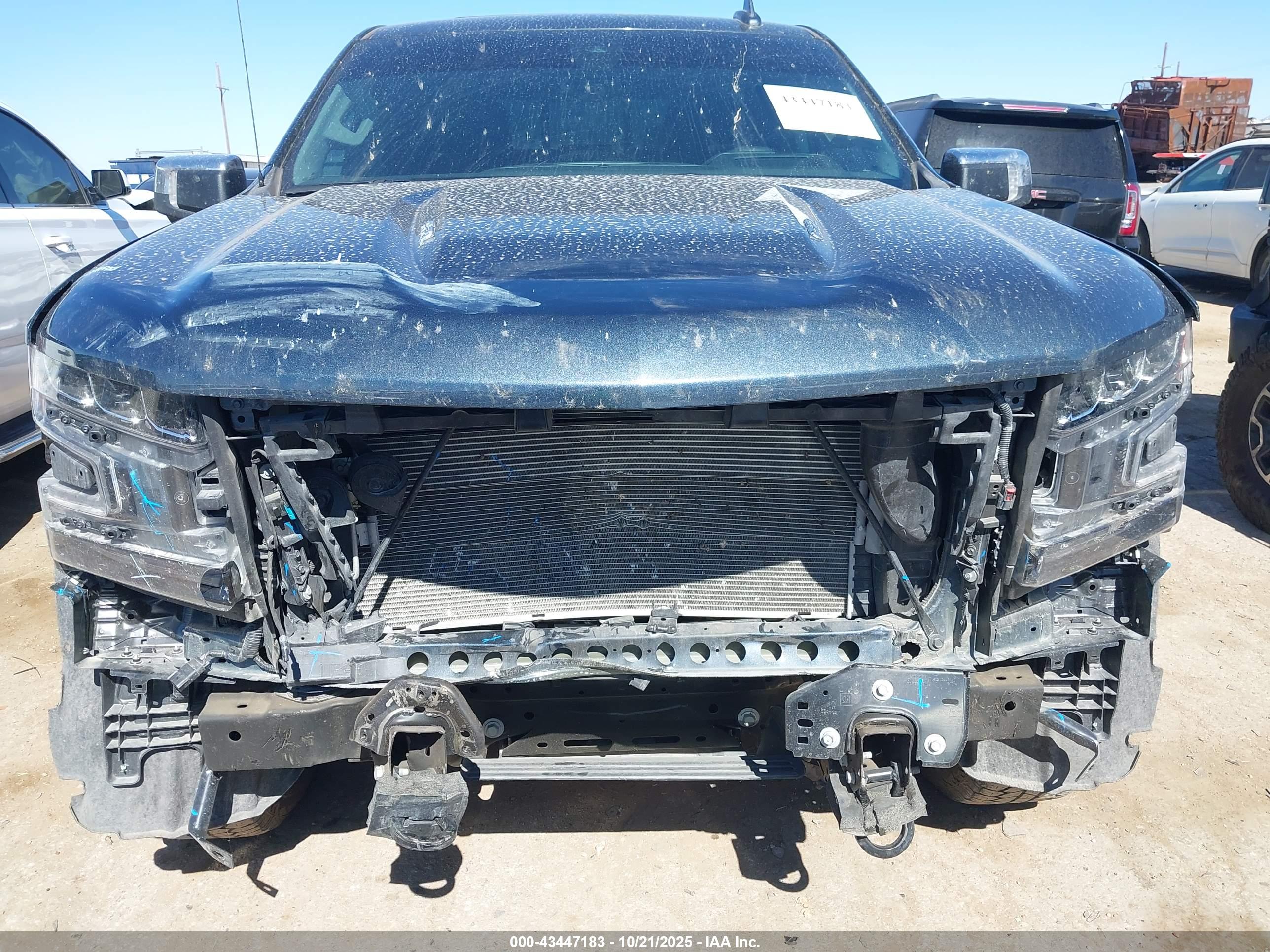 CHEVROLET SILVERADO image 6