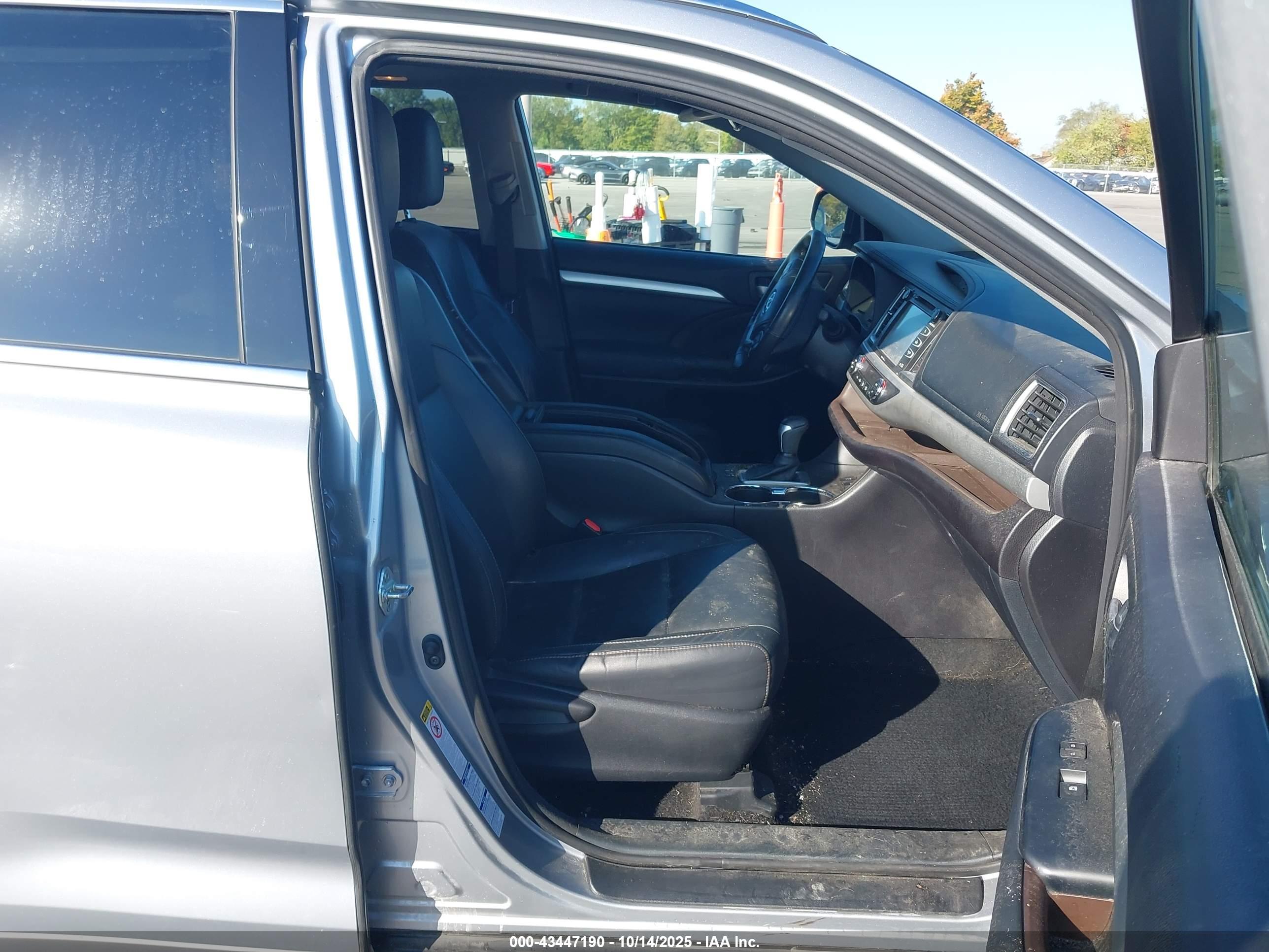 TOYOTA HIGHLANDER image 5