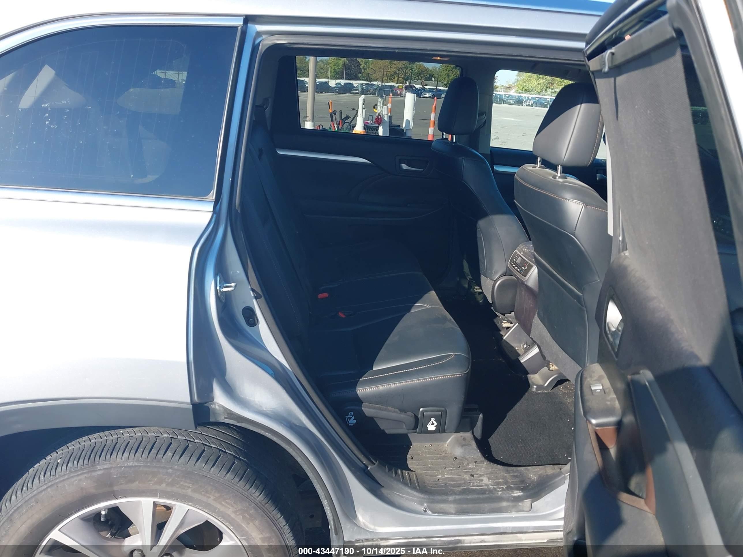 TOYOTA HIGHLANDER image 8