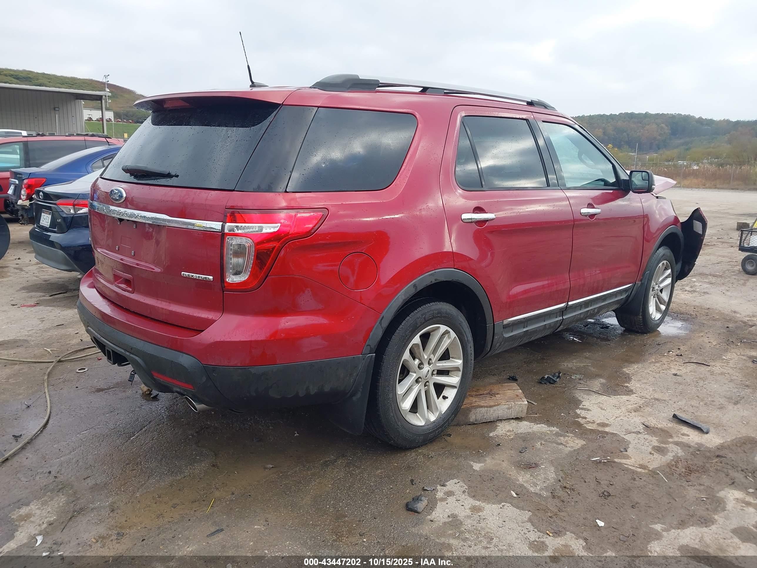 FORD EXPLORER image 4