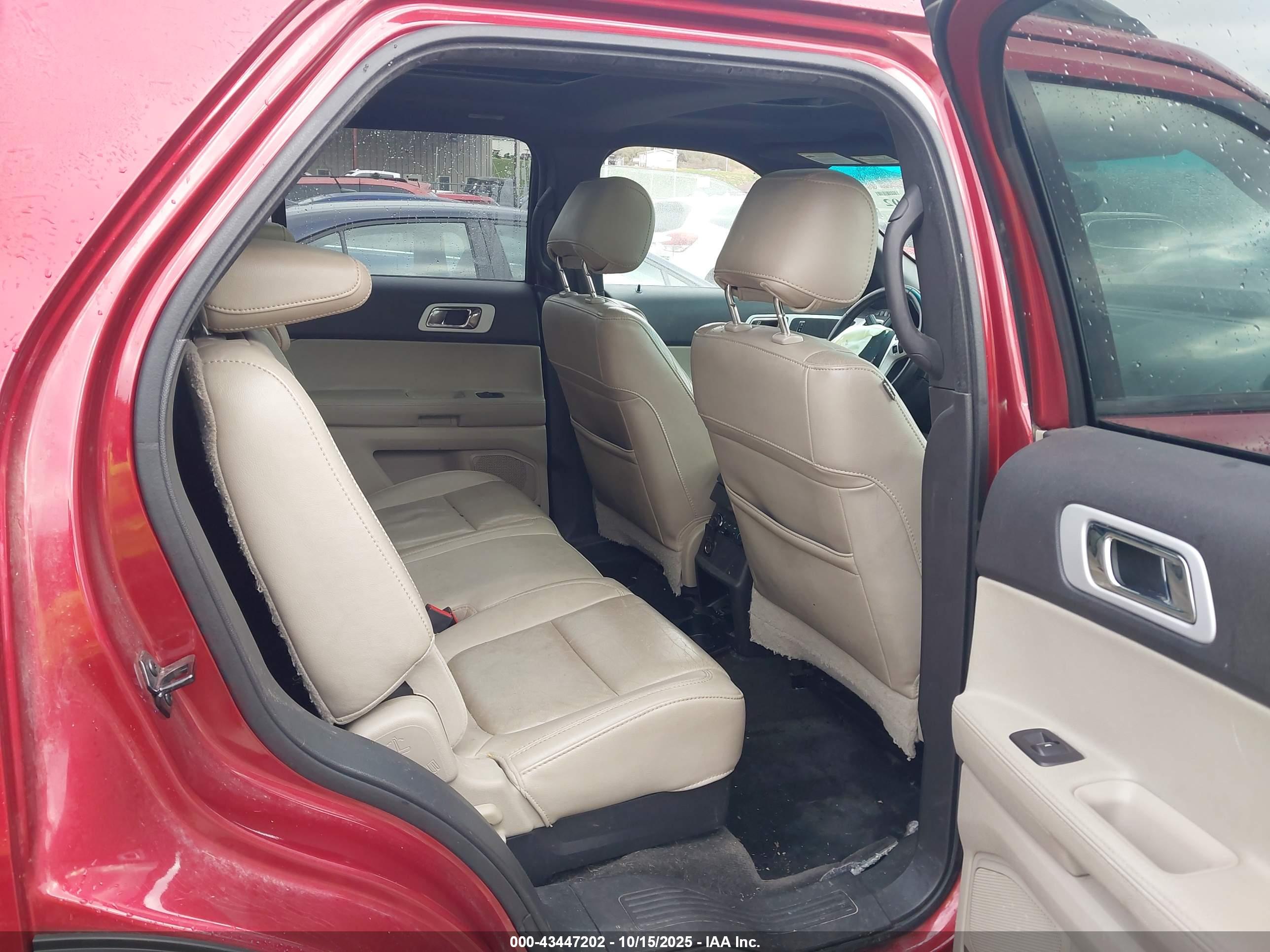FORD EXPLORER image 8