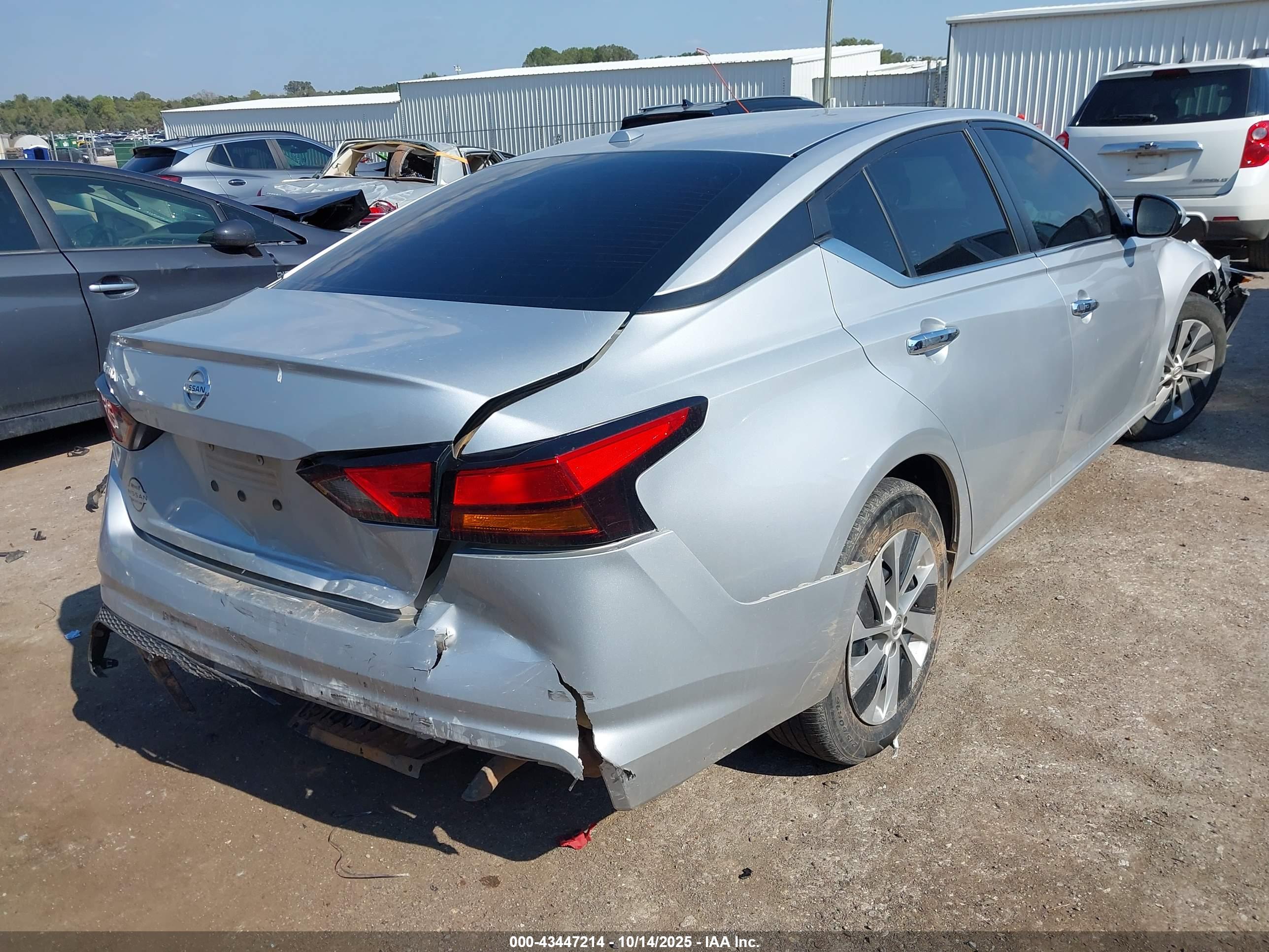 NISSAN ALTIMA image 4