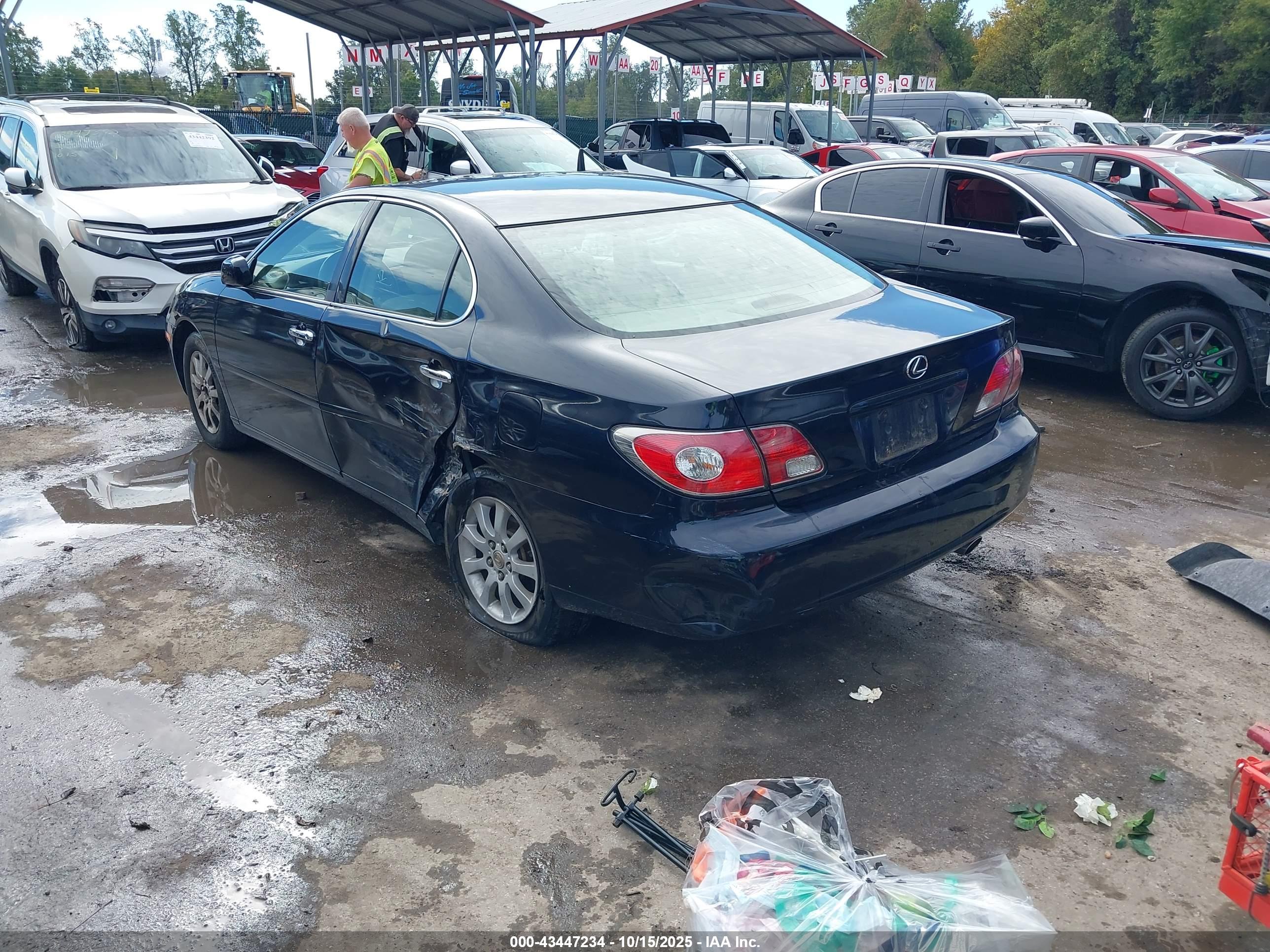 LEXUS ES image 3