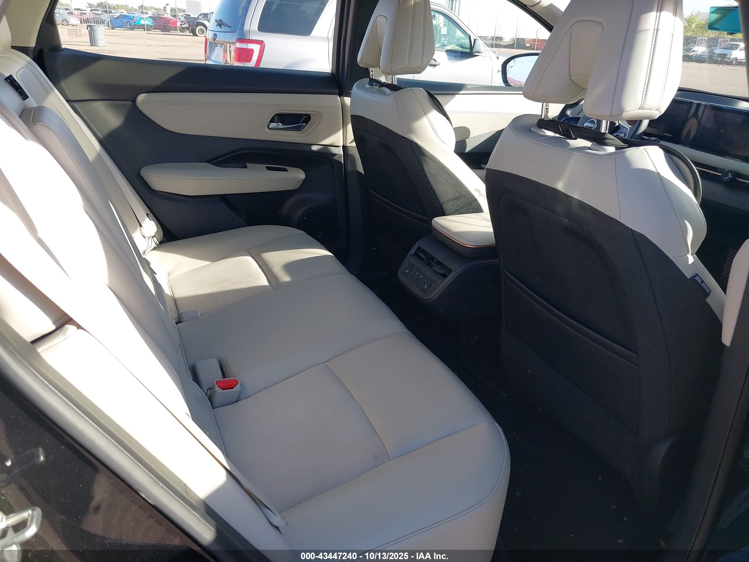 NISSAN ARIYA image 8