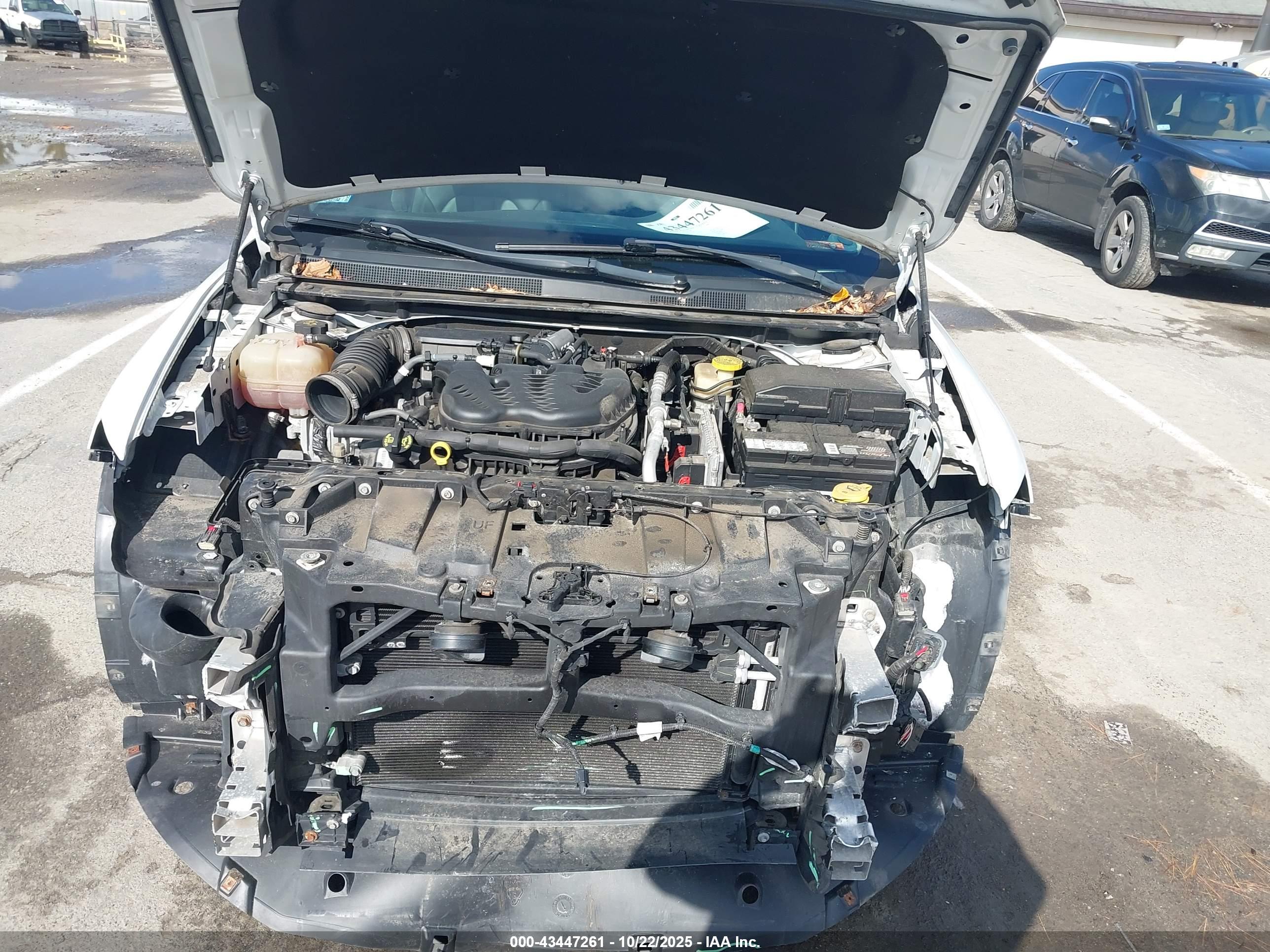 CHRYSLER 200 image 10