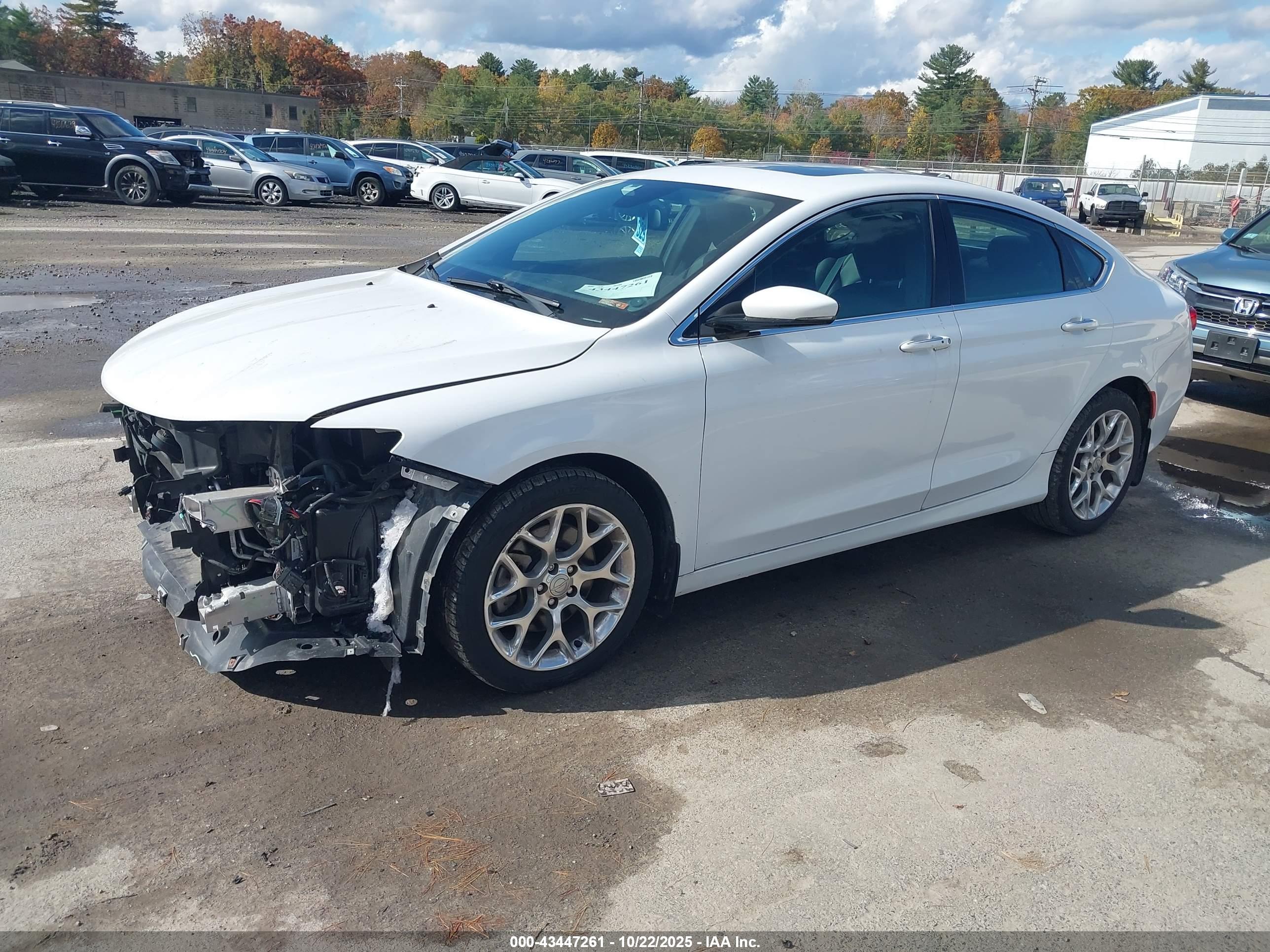 CHRYSLER 200 image 2