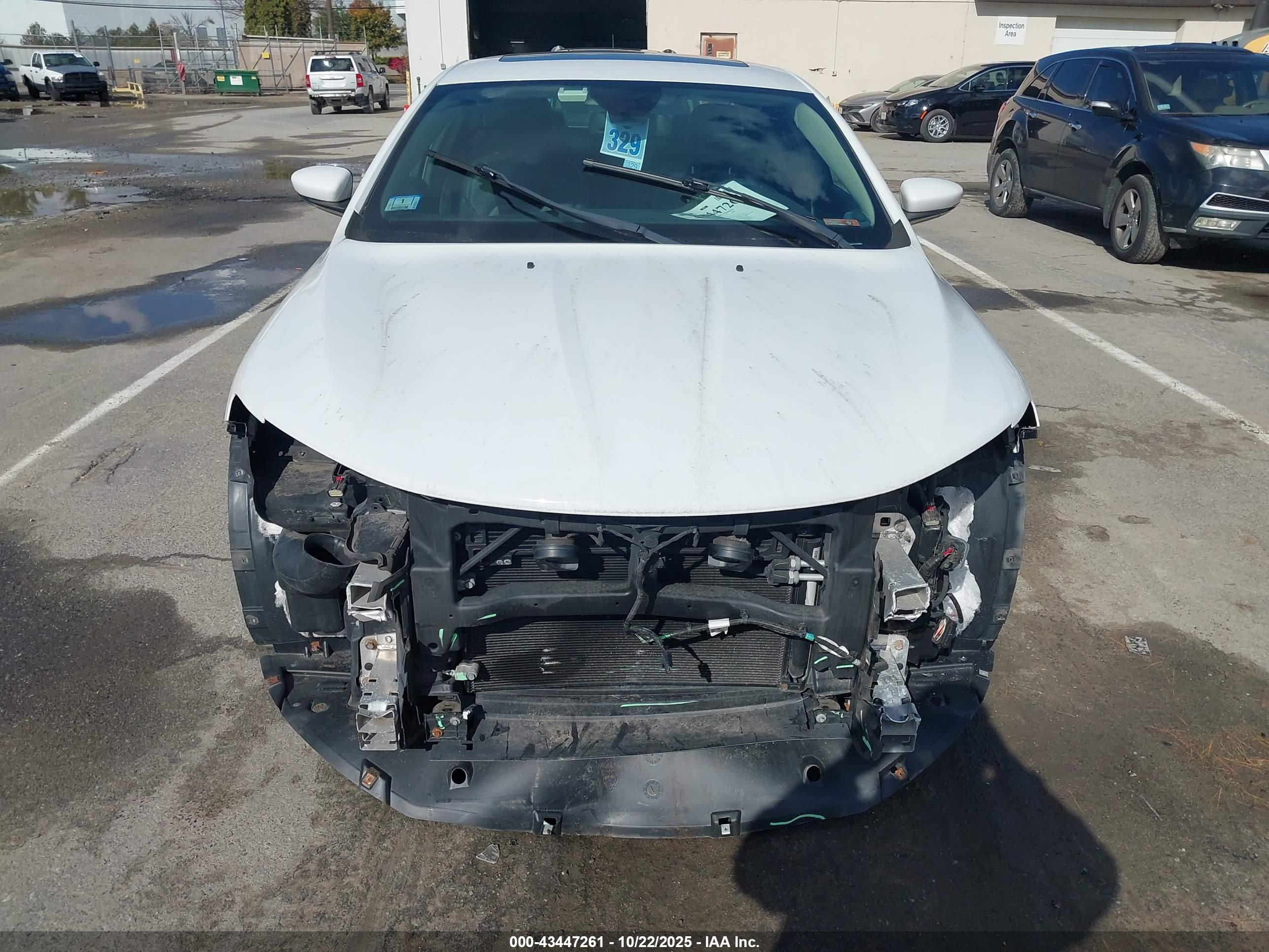 CHRYSLER 200 image 6