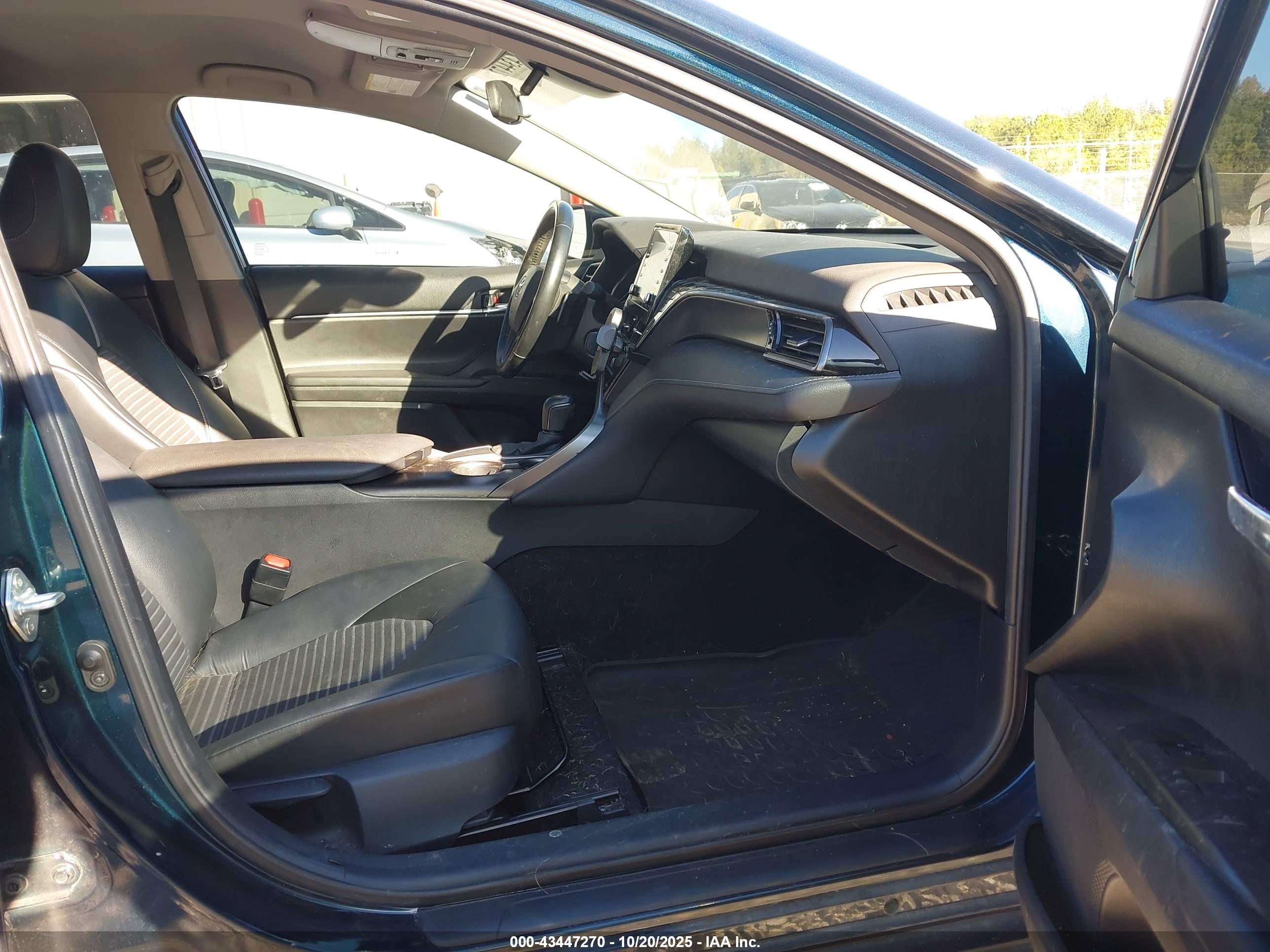 TOYOTA CAMRY image 5