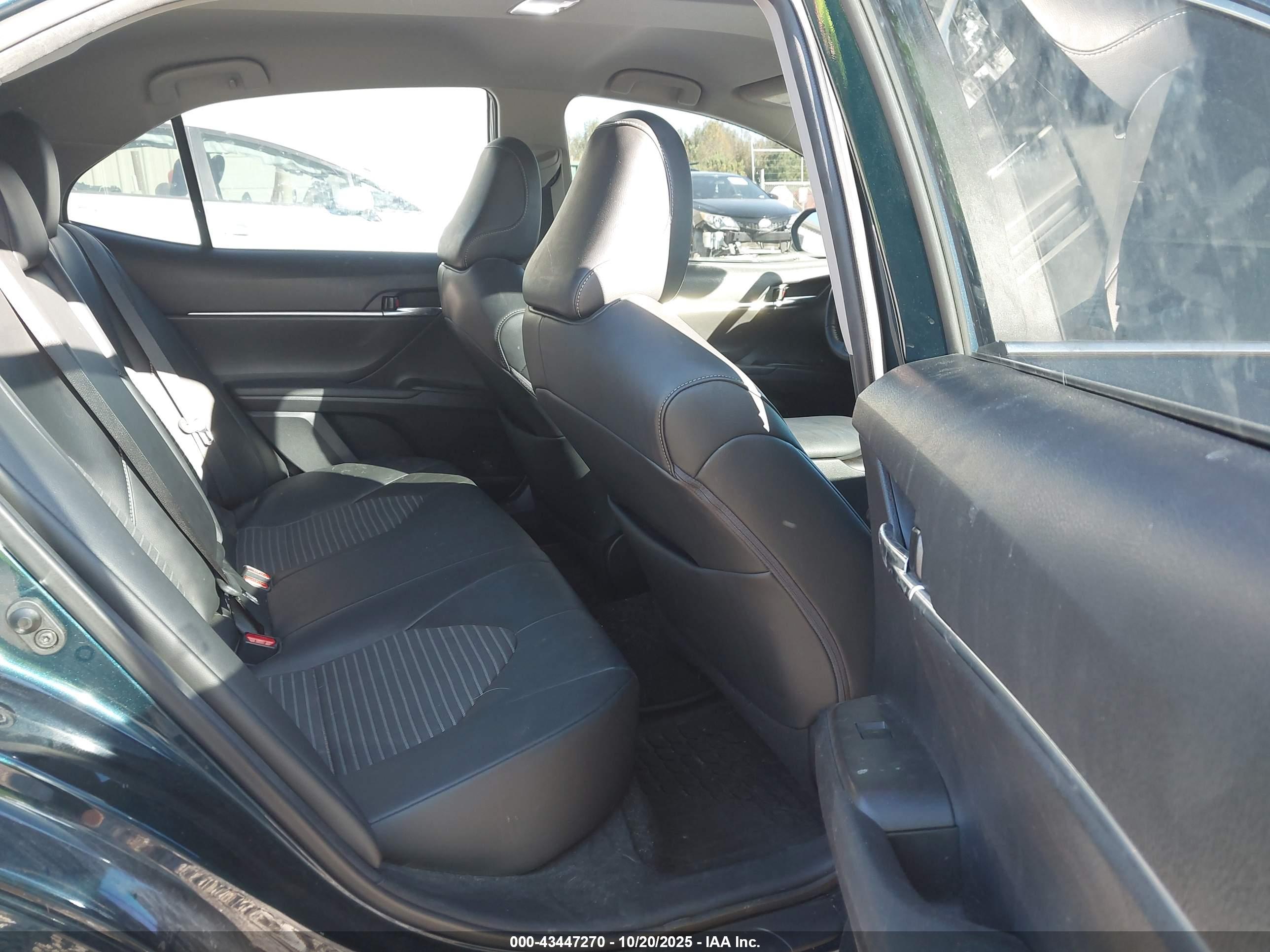 TOYOTA CAMRY image 8