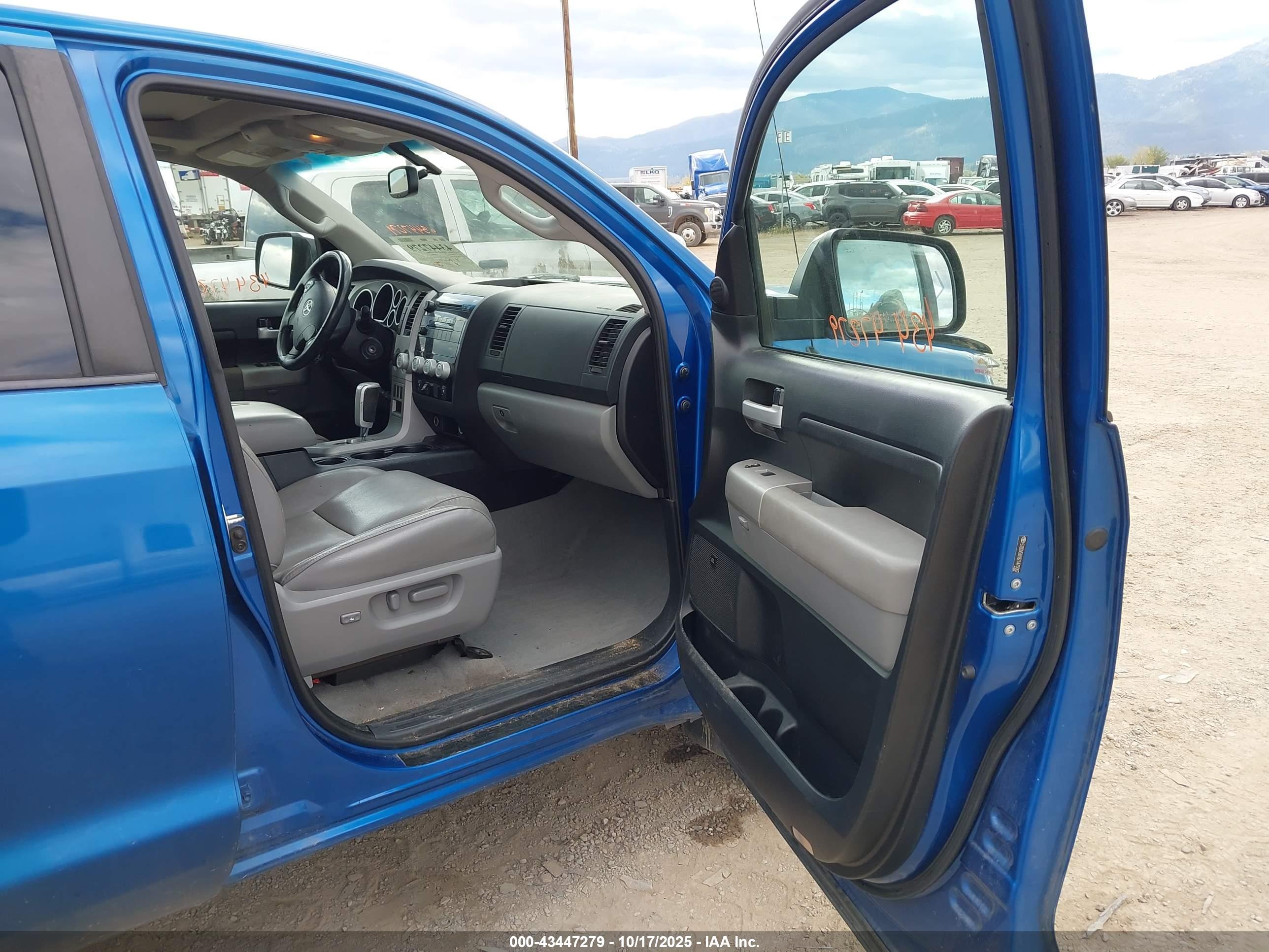 TOYOTA TUNDRA image 5