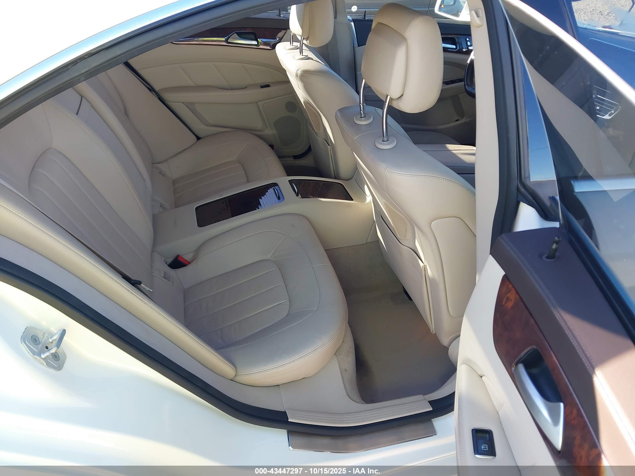 MERCEDES-BENZ CLS image 8
