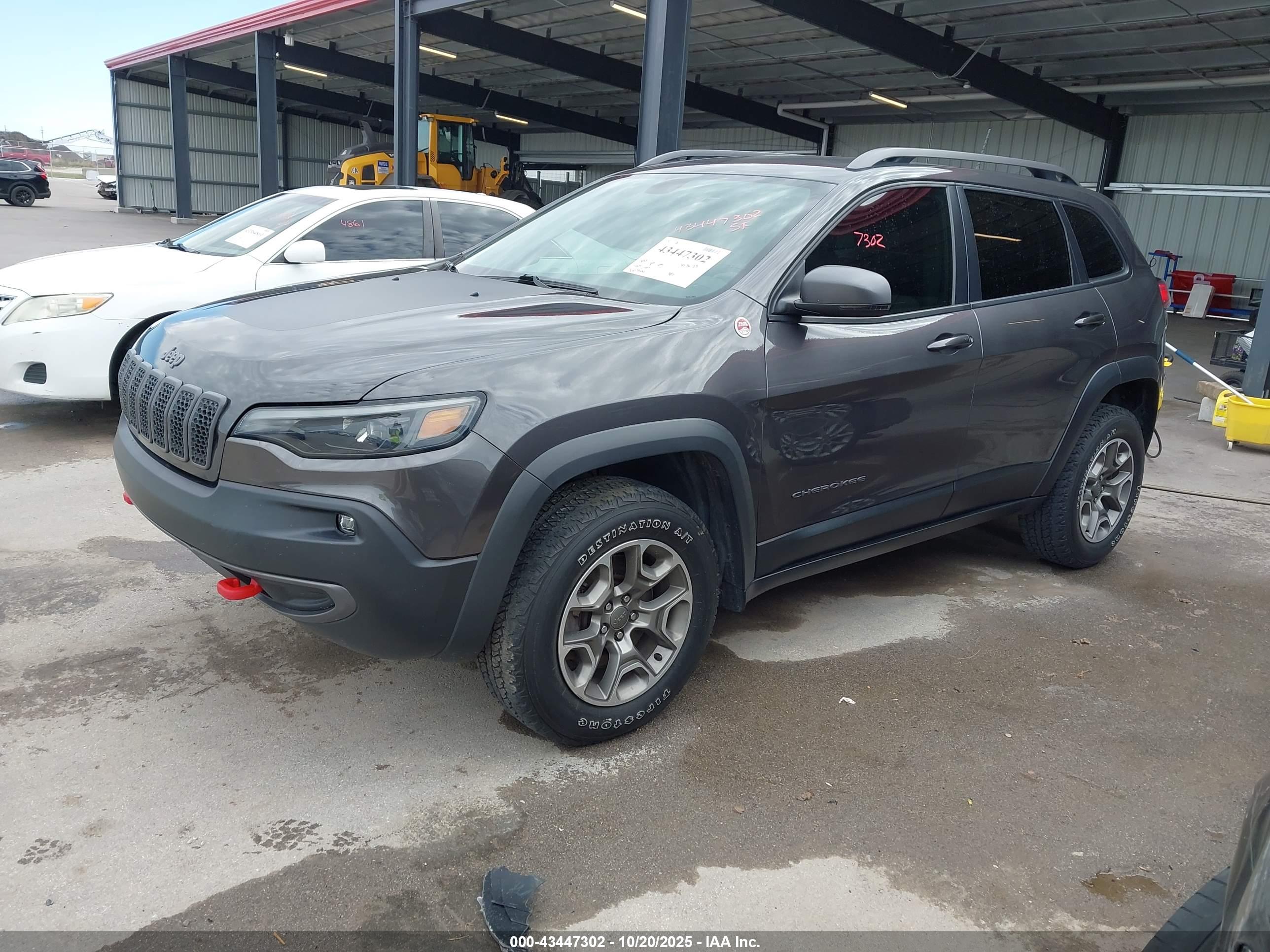 JEEP CHEROKEE image 2