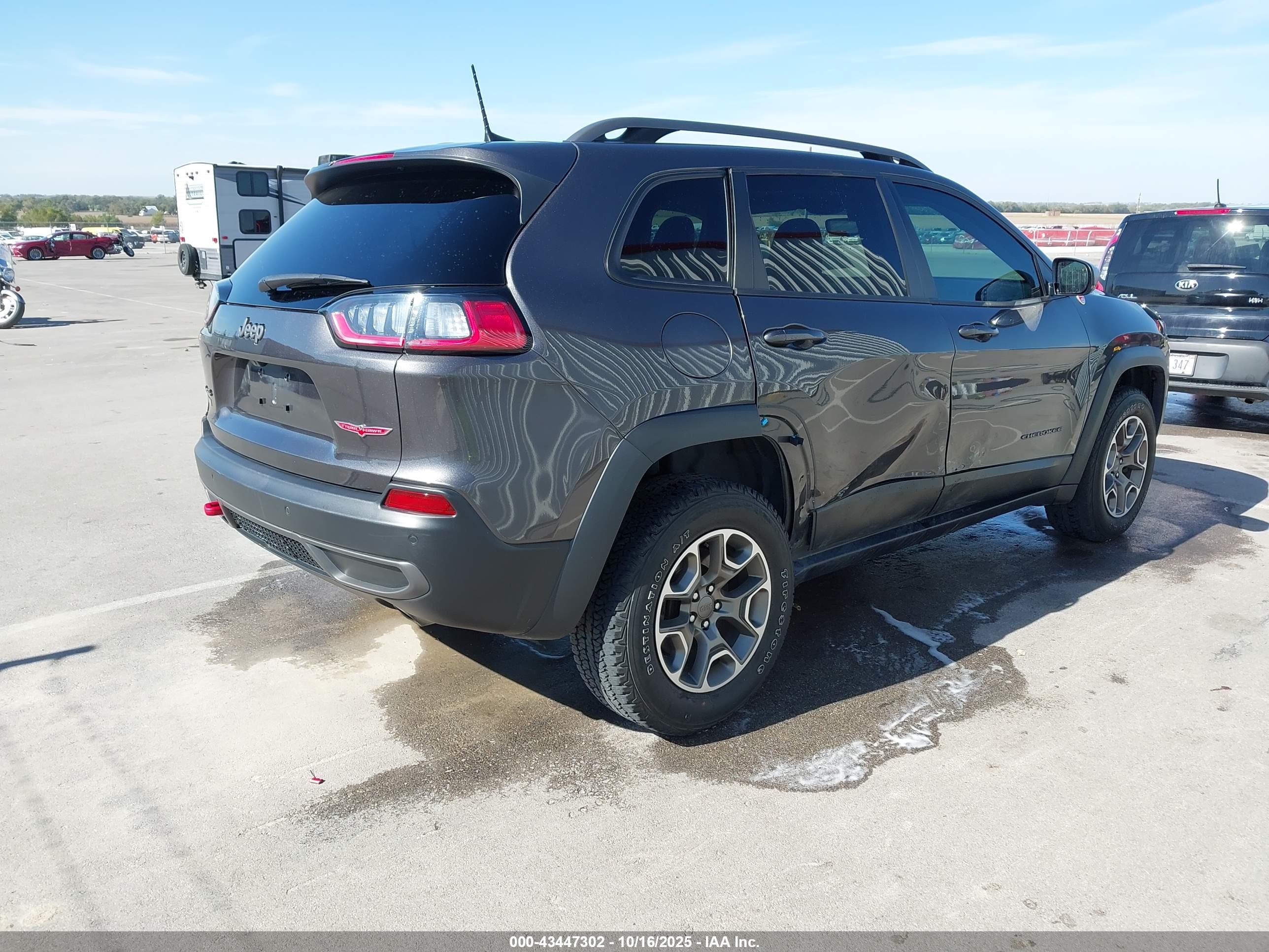 JEEP CHEROKEE image 4