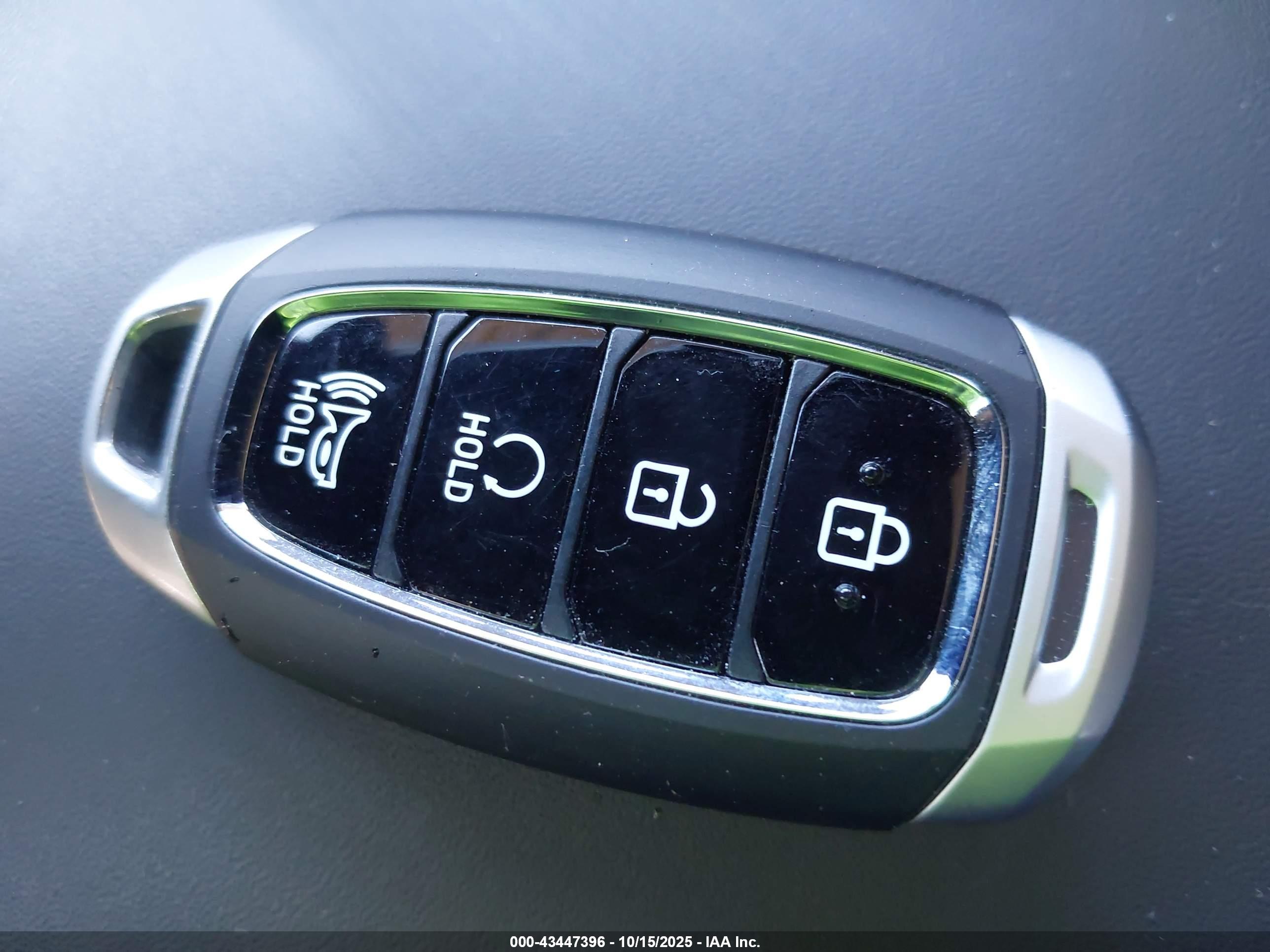 HYUNDAI VENUE image 11
