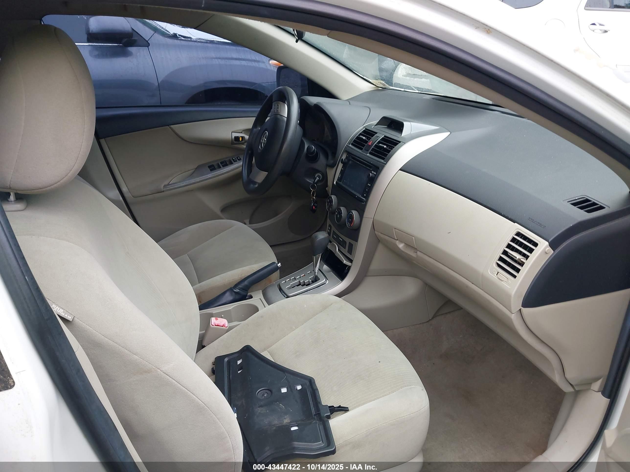 TOYOTA COROLLA image 5