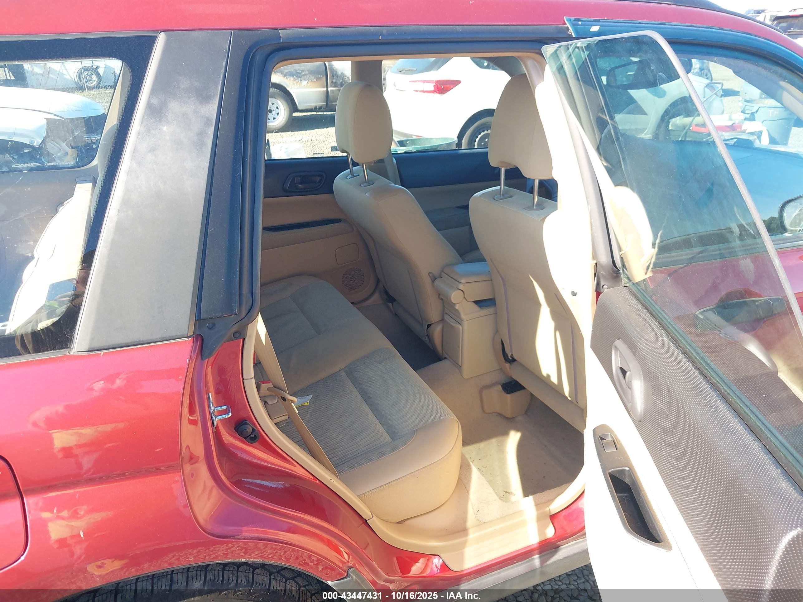 SUBARU FORESTER image 8