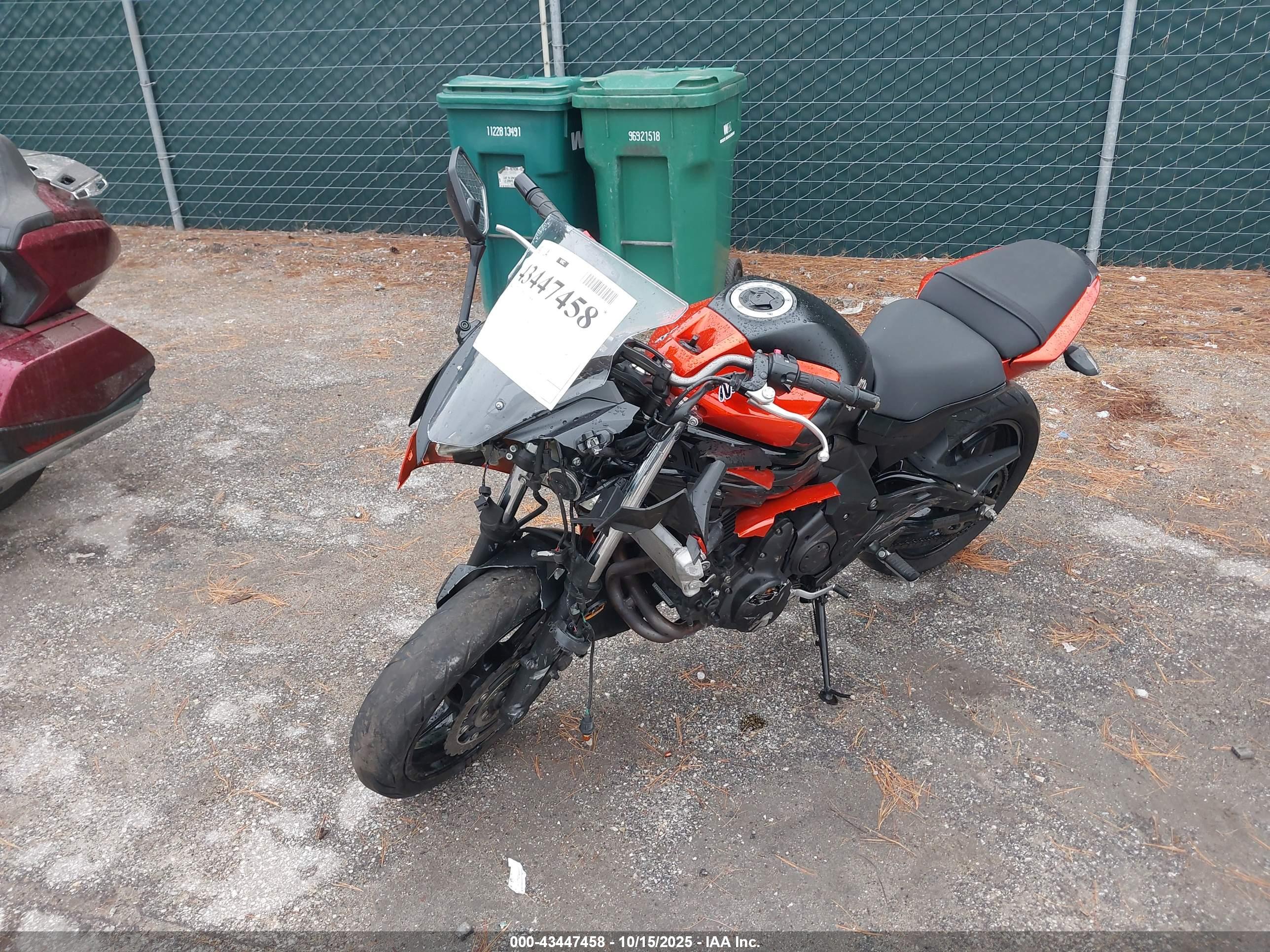 KAWASAKI EX650 image 2