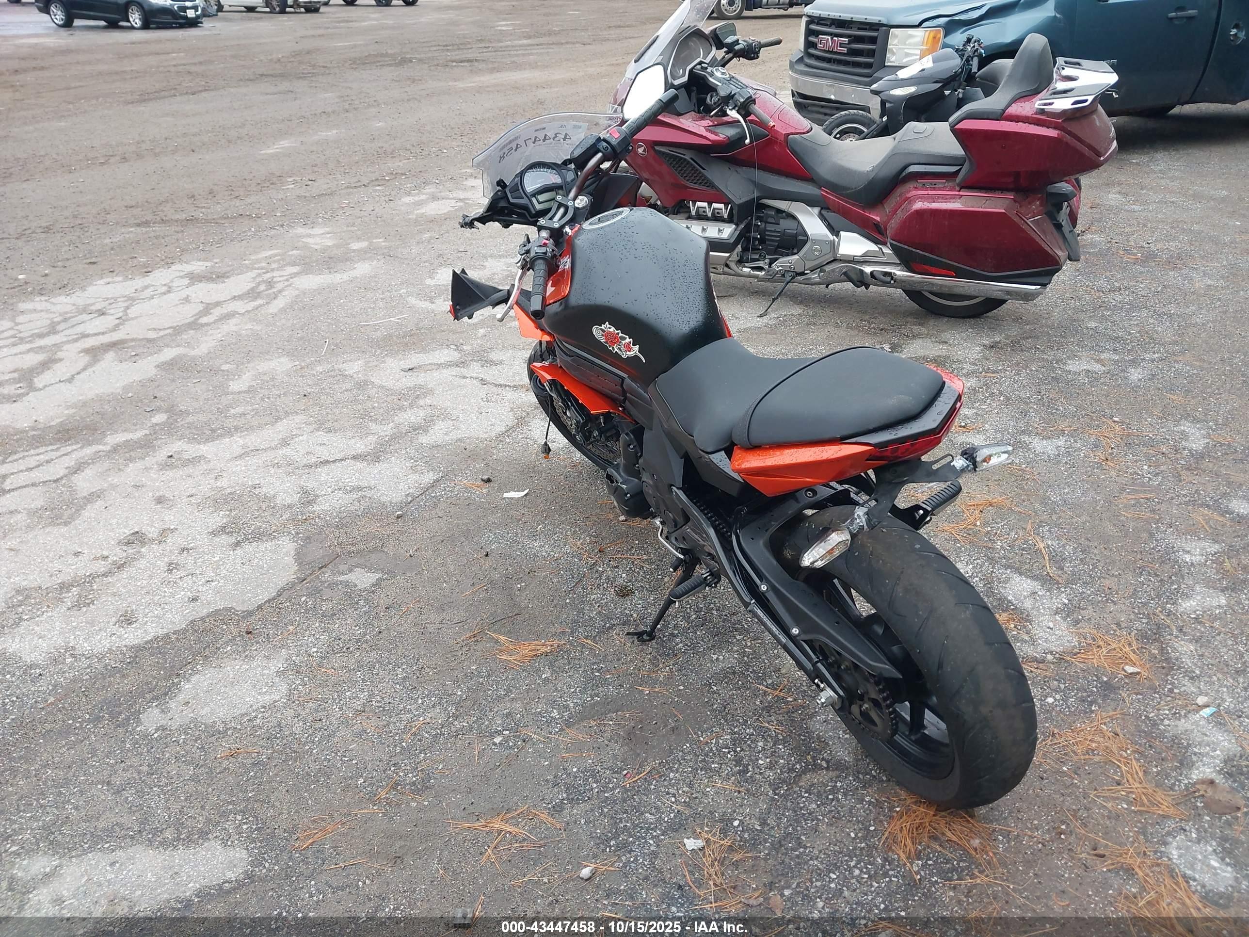 KAWASAKI EX650 image 3