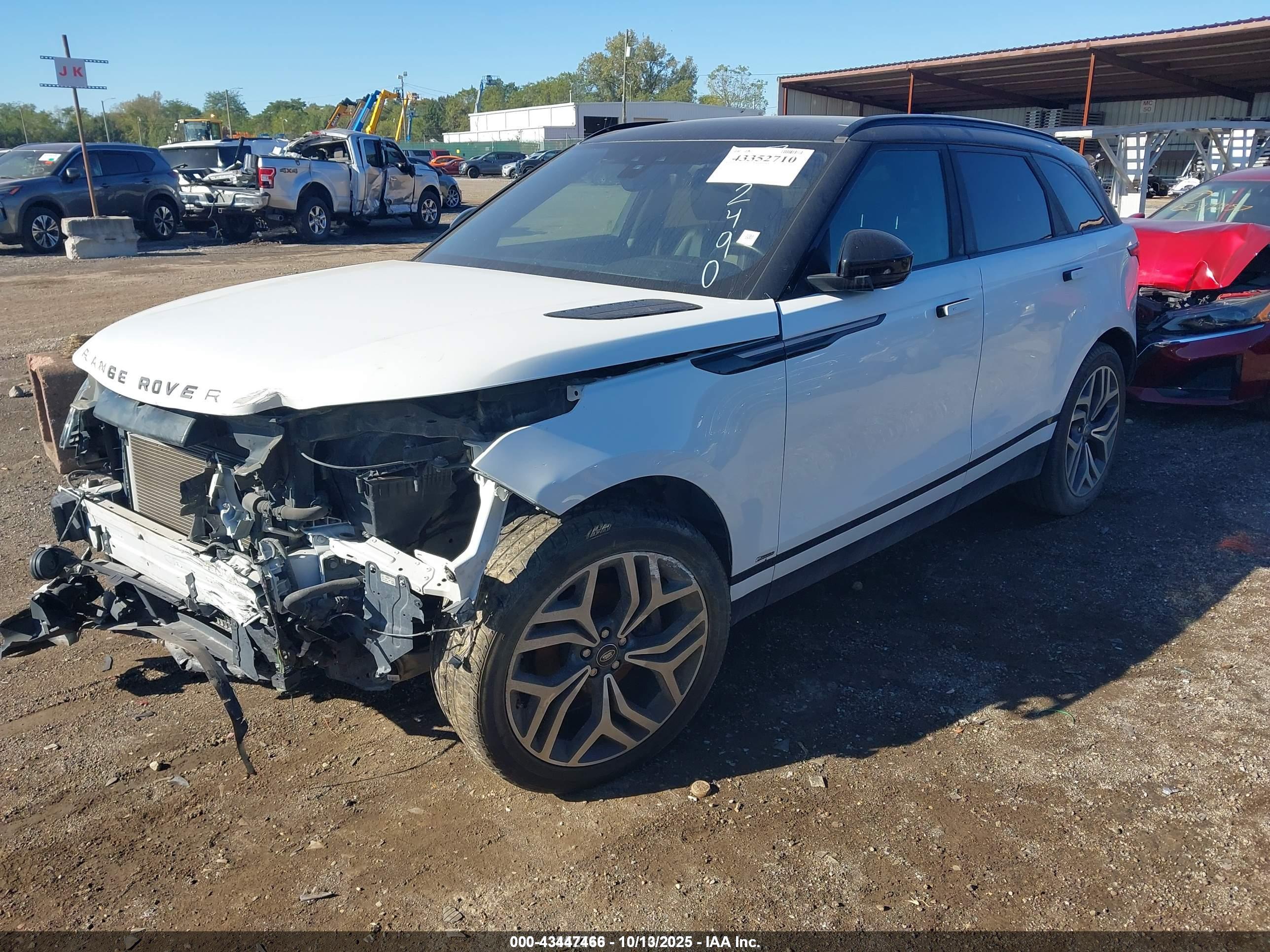 LAND ROVER image 2