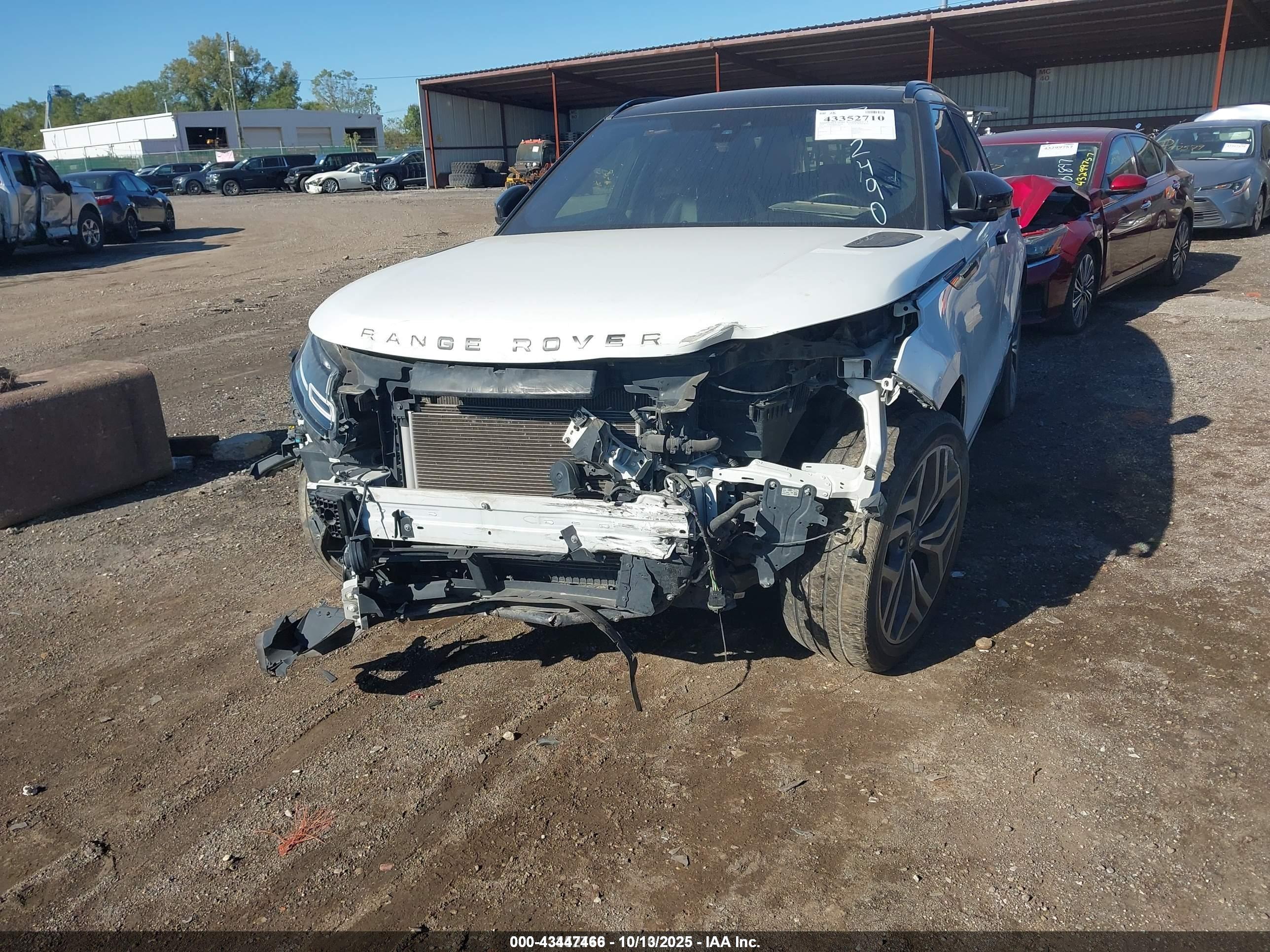 LAND ROVER image 6