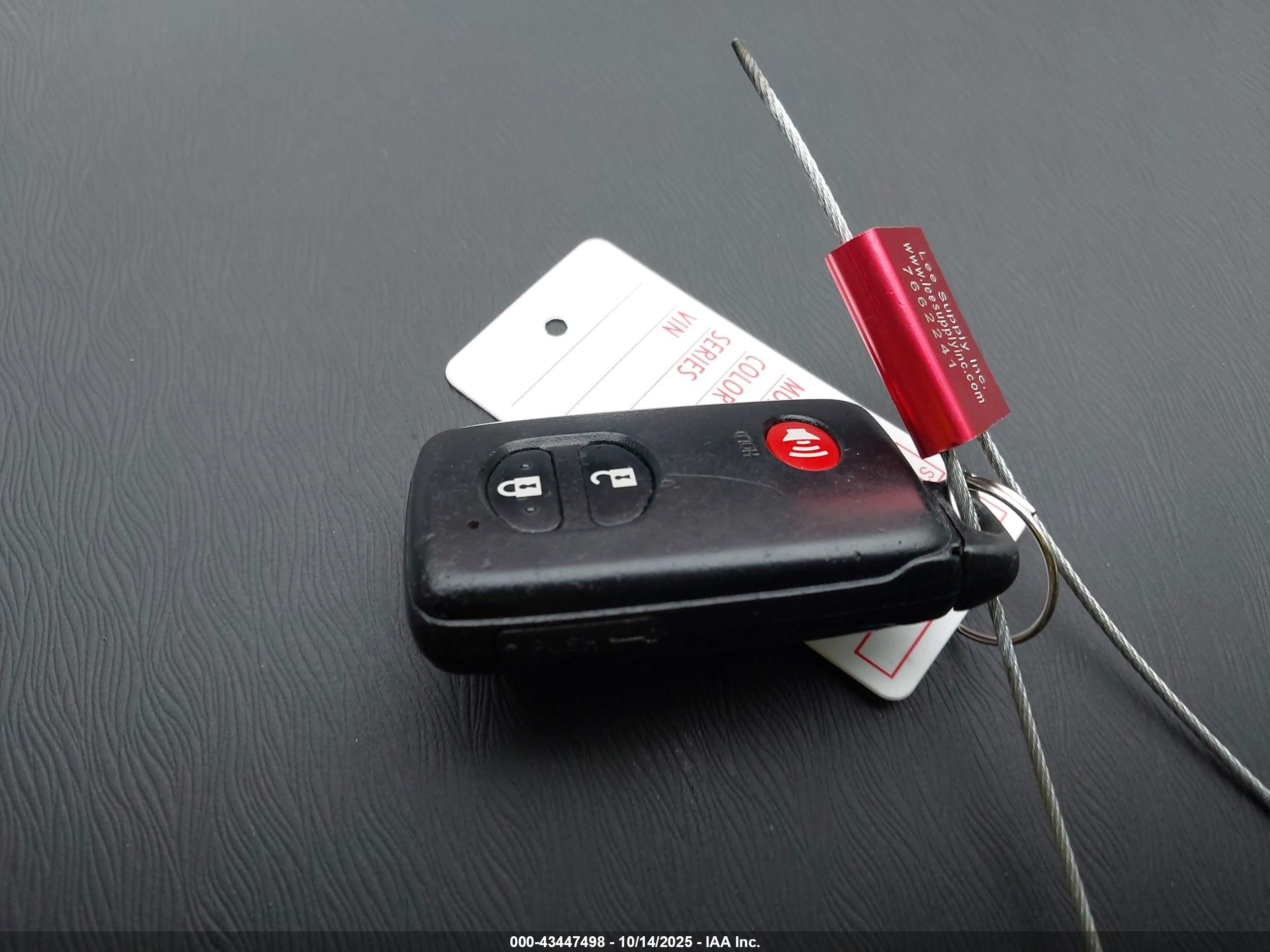 TOYOTA PRIUS image 11