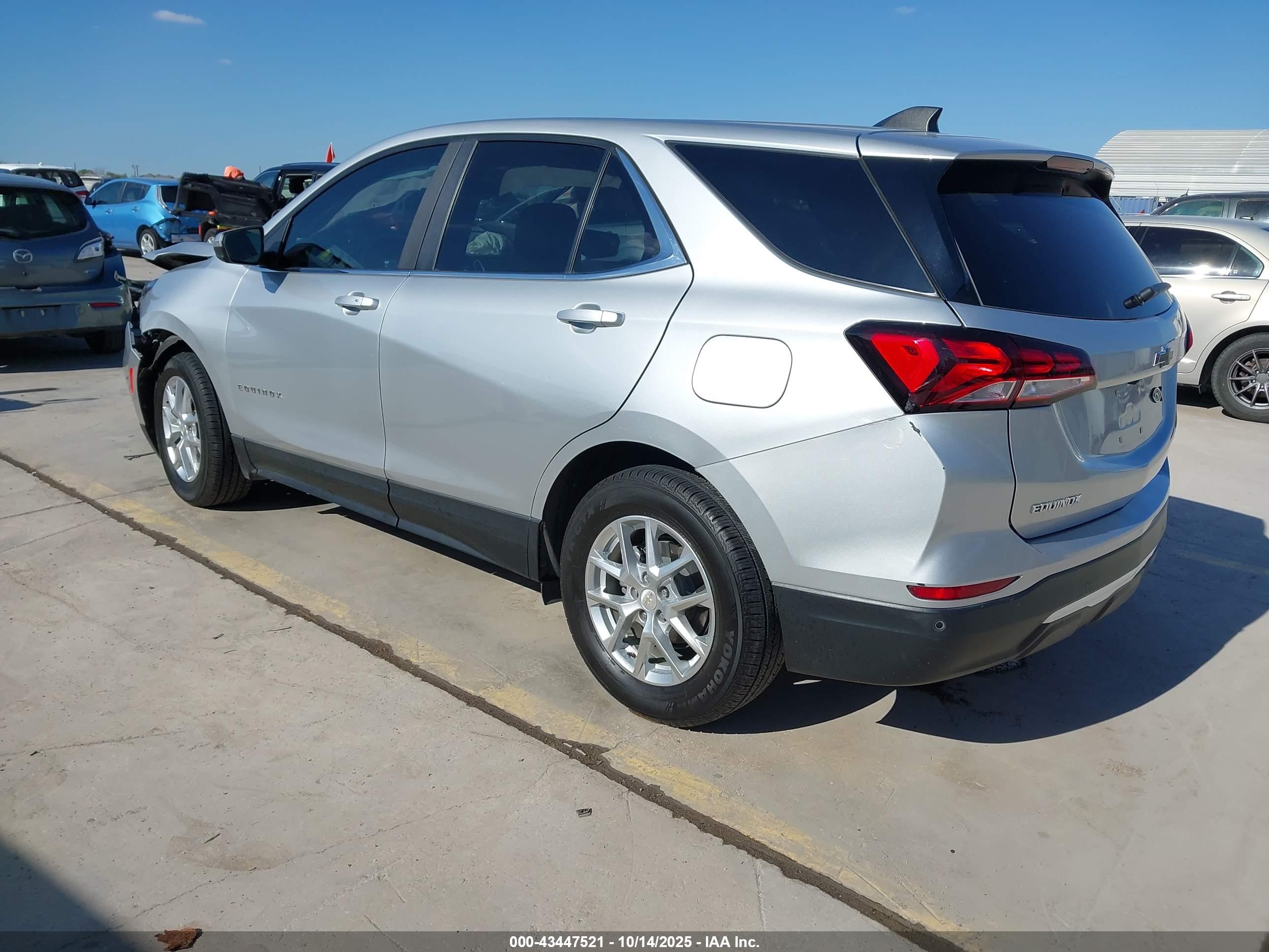 CHEVROLET EQUINOX image 3