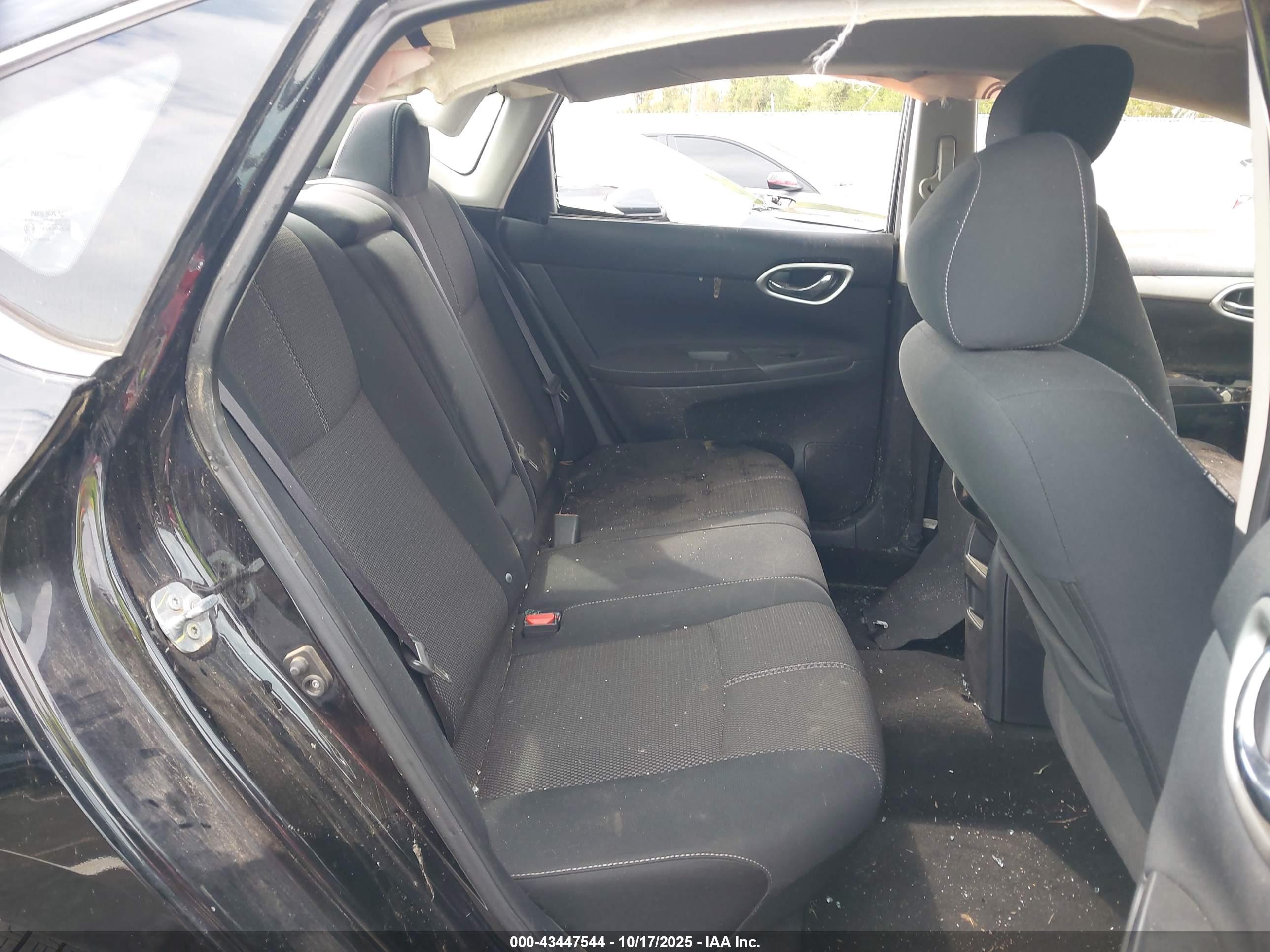 NISSAN SENTRA image 8