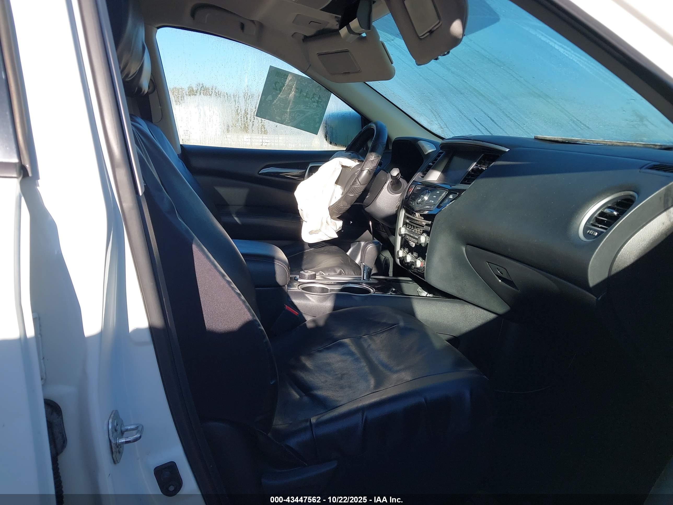 NISSAN PATHFINDER image 5
