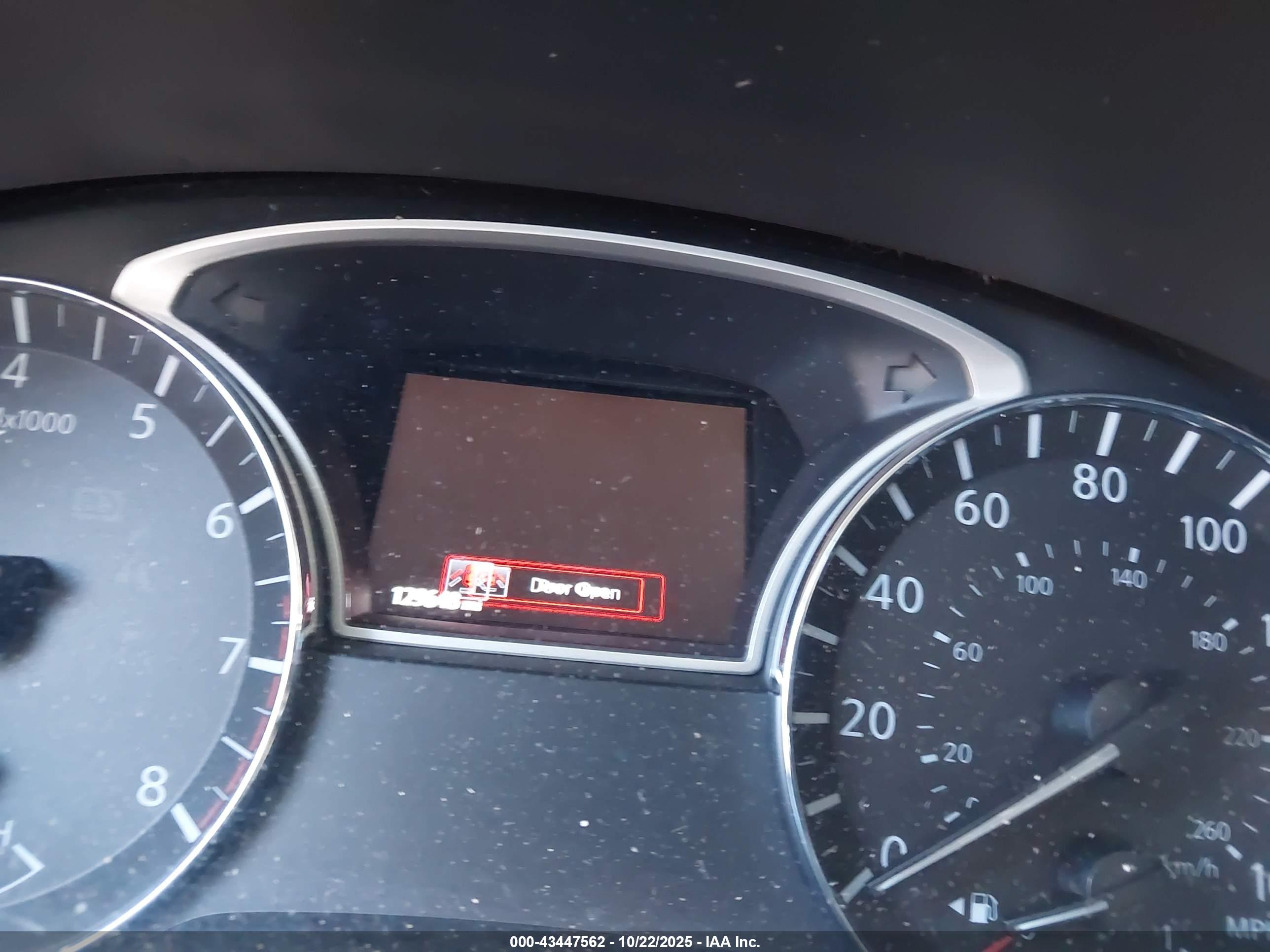NISSAN PATHFINDER image 7