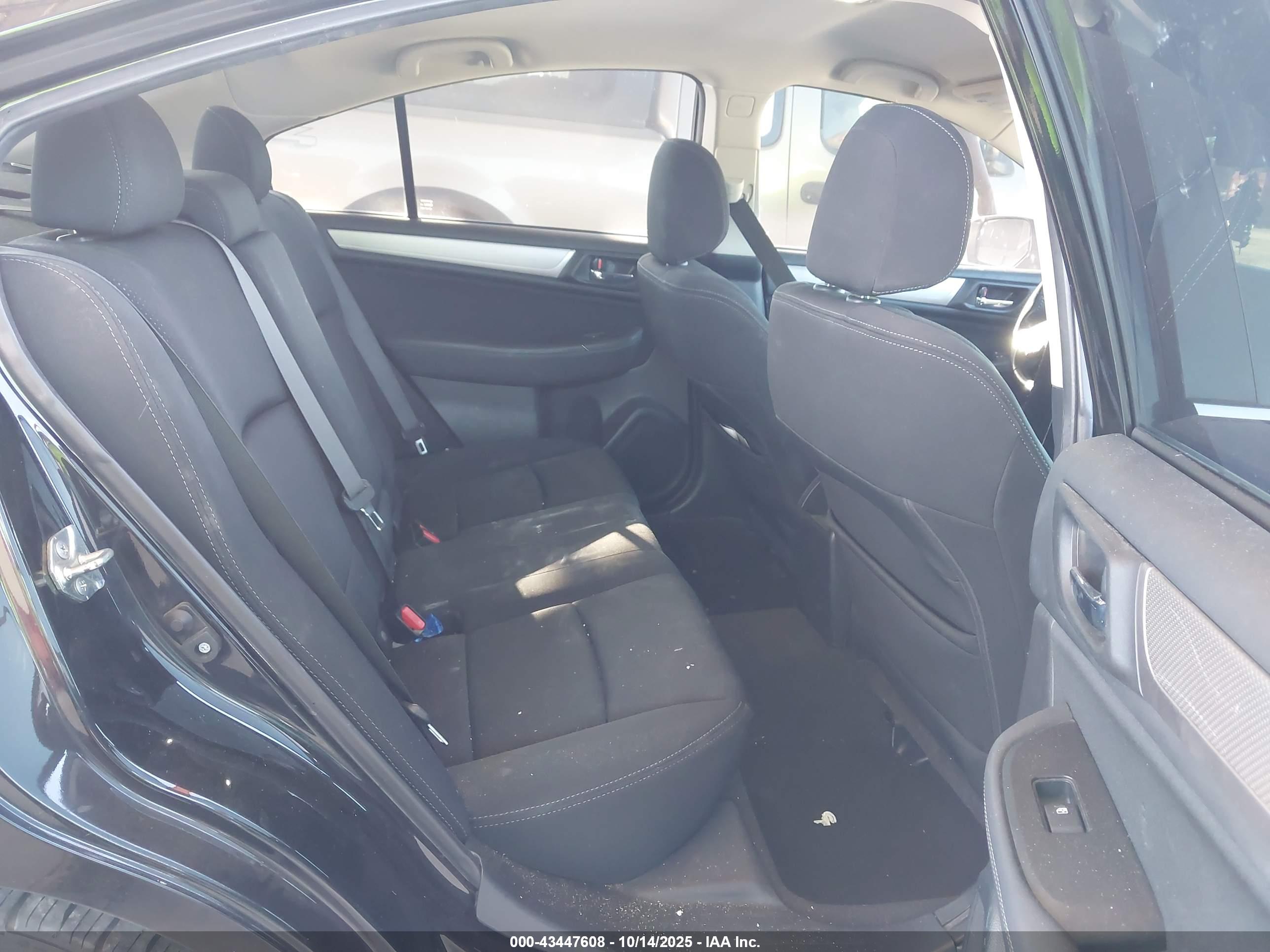 SUBARU LEGACY image 8