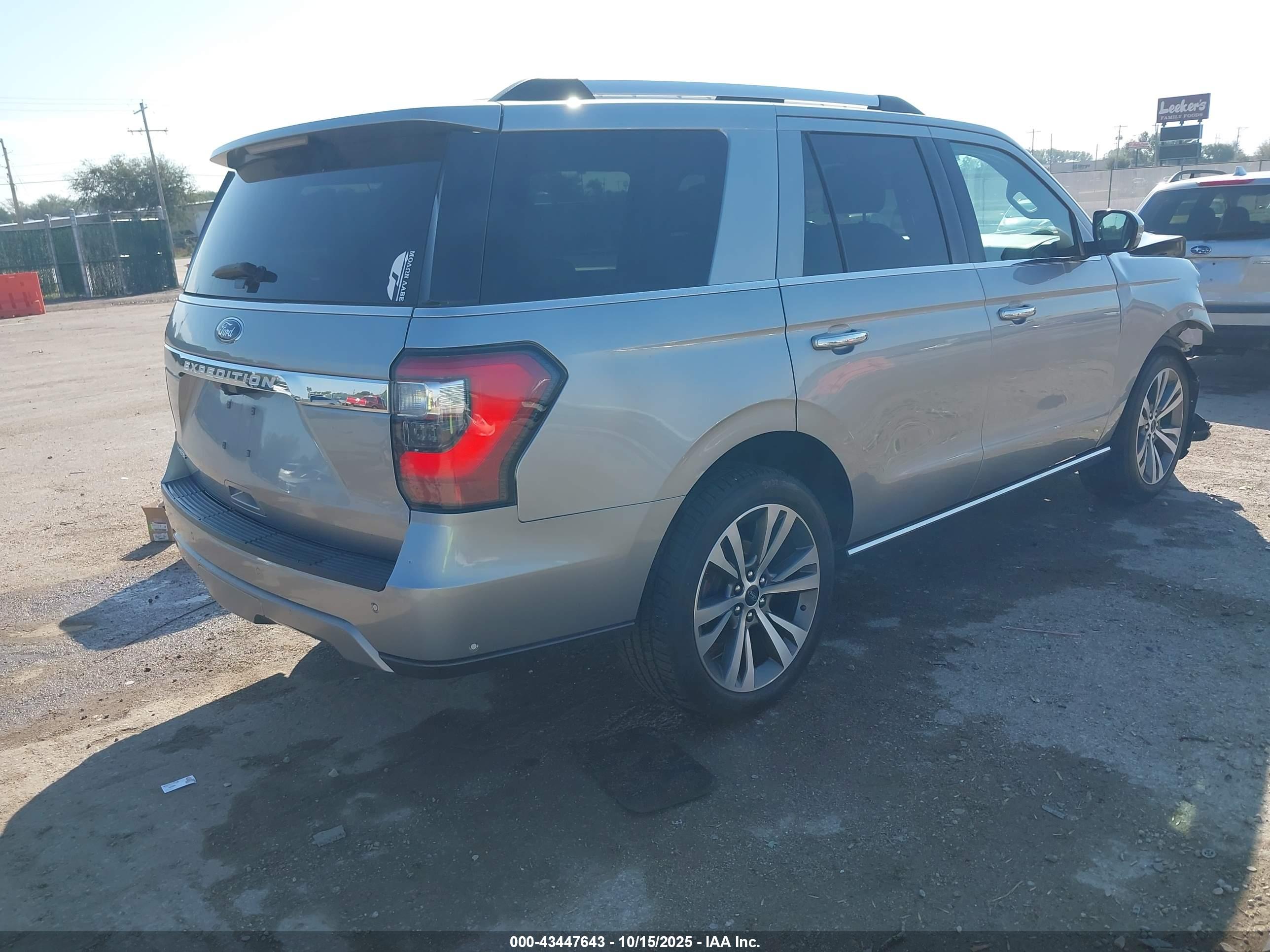 FORD EXPEDITION image 4