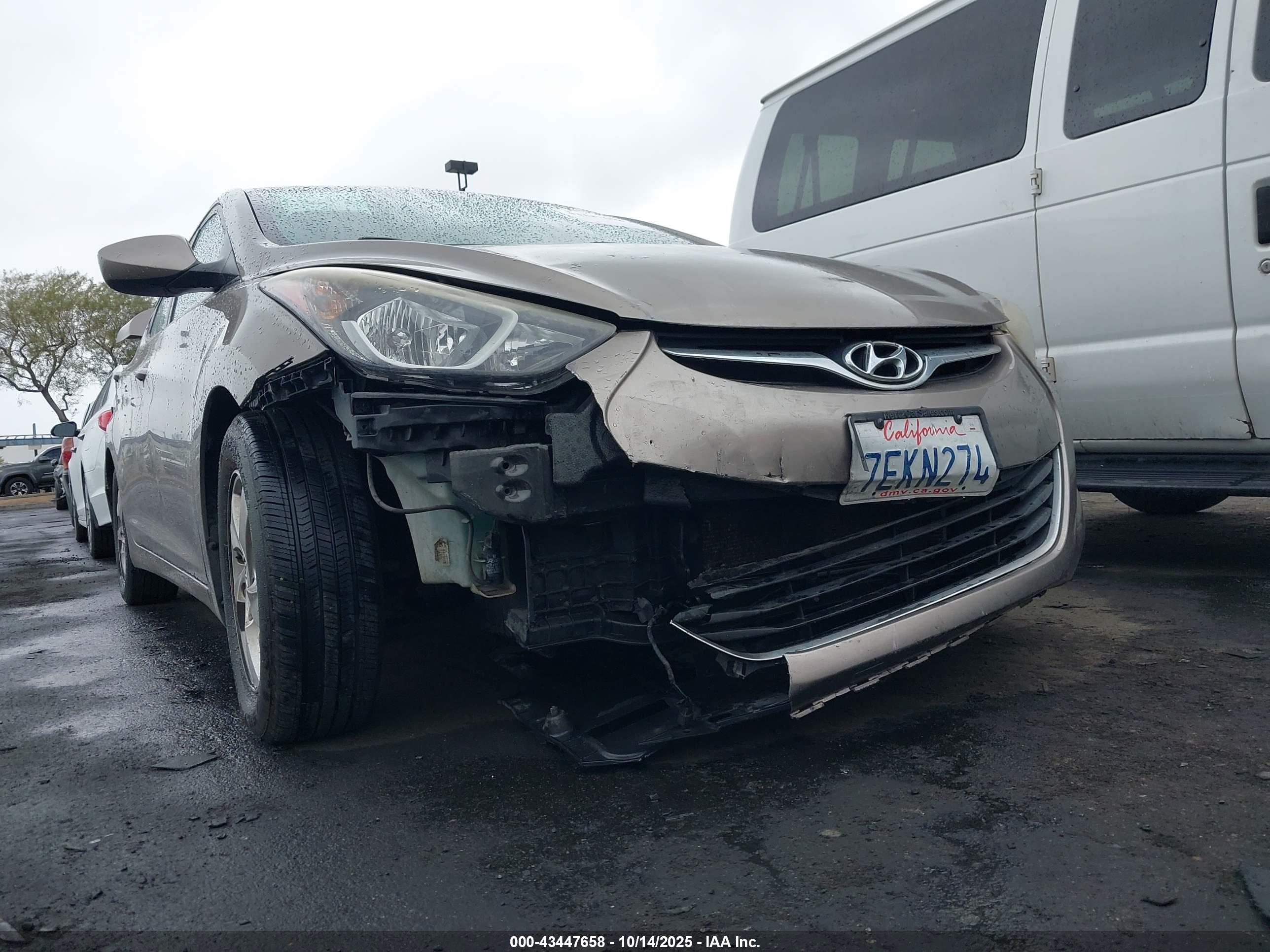 HYUNDAI ELANTRA image 6